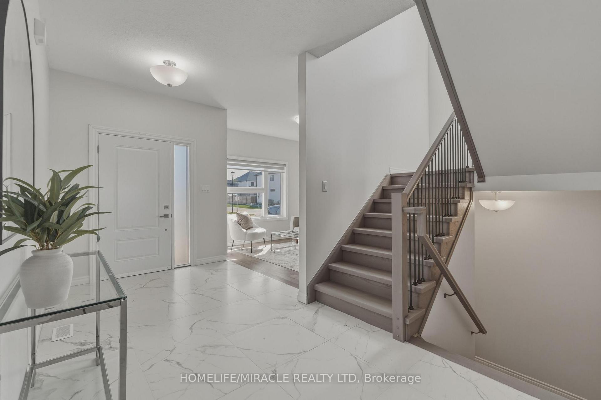 Photo 18 of 4079 Campbell Street, London, South V — HOMEH