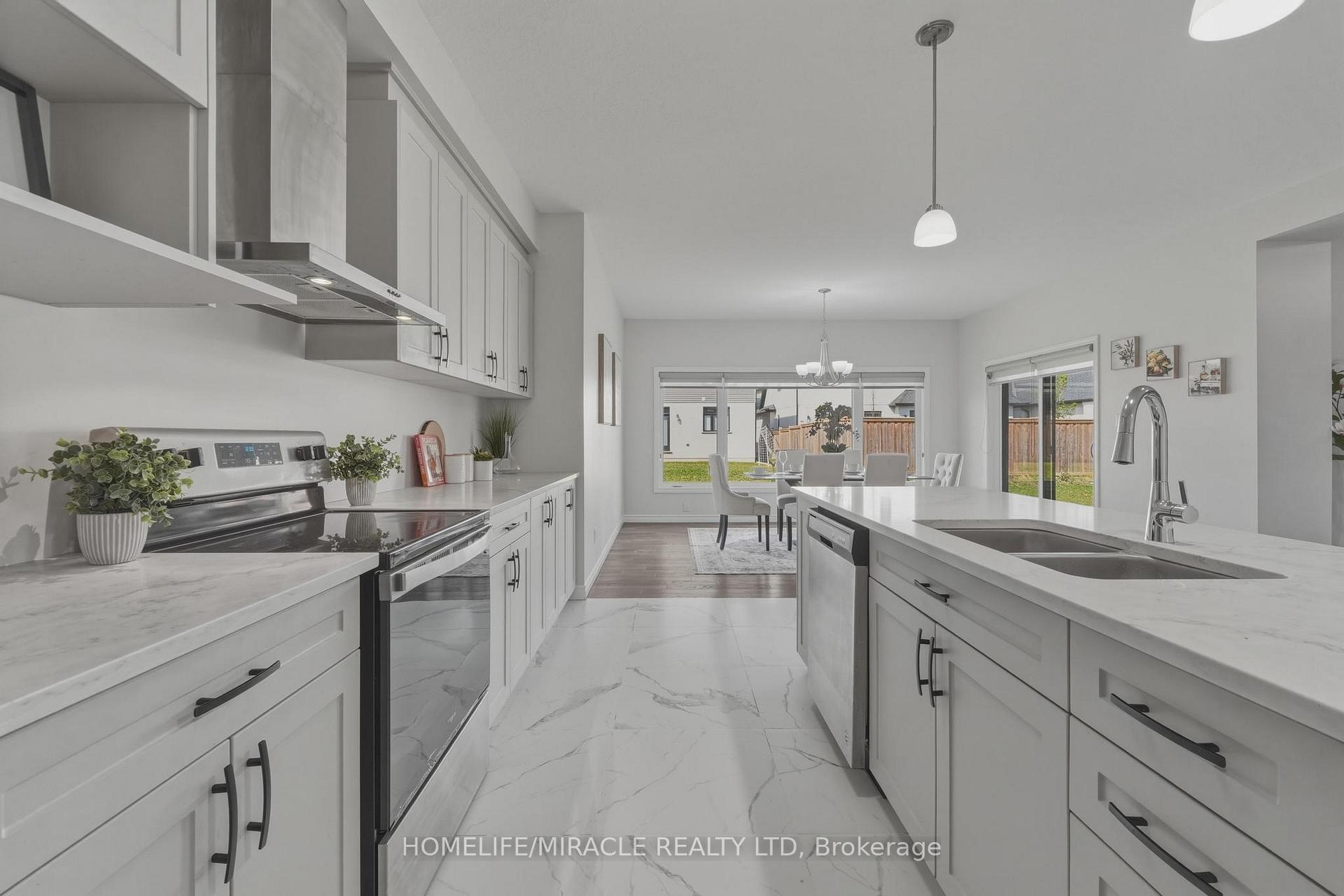 Photo 23 of 4079 Campbell Street, London, South V — HOMEH