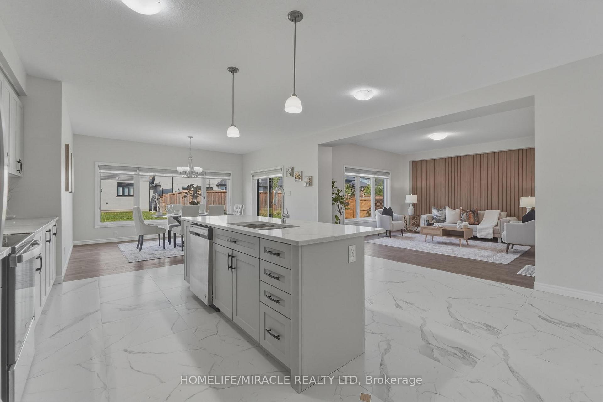 Photo 25 of 4079 Campbell Street, London, South V — HOMEH