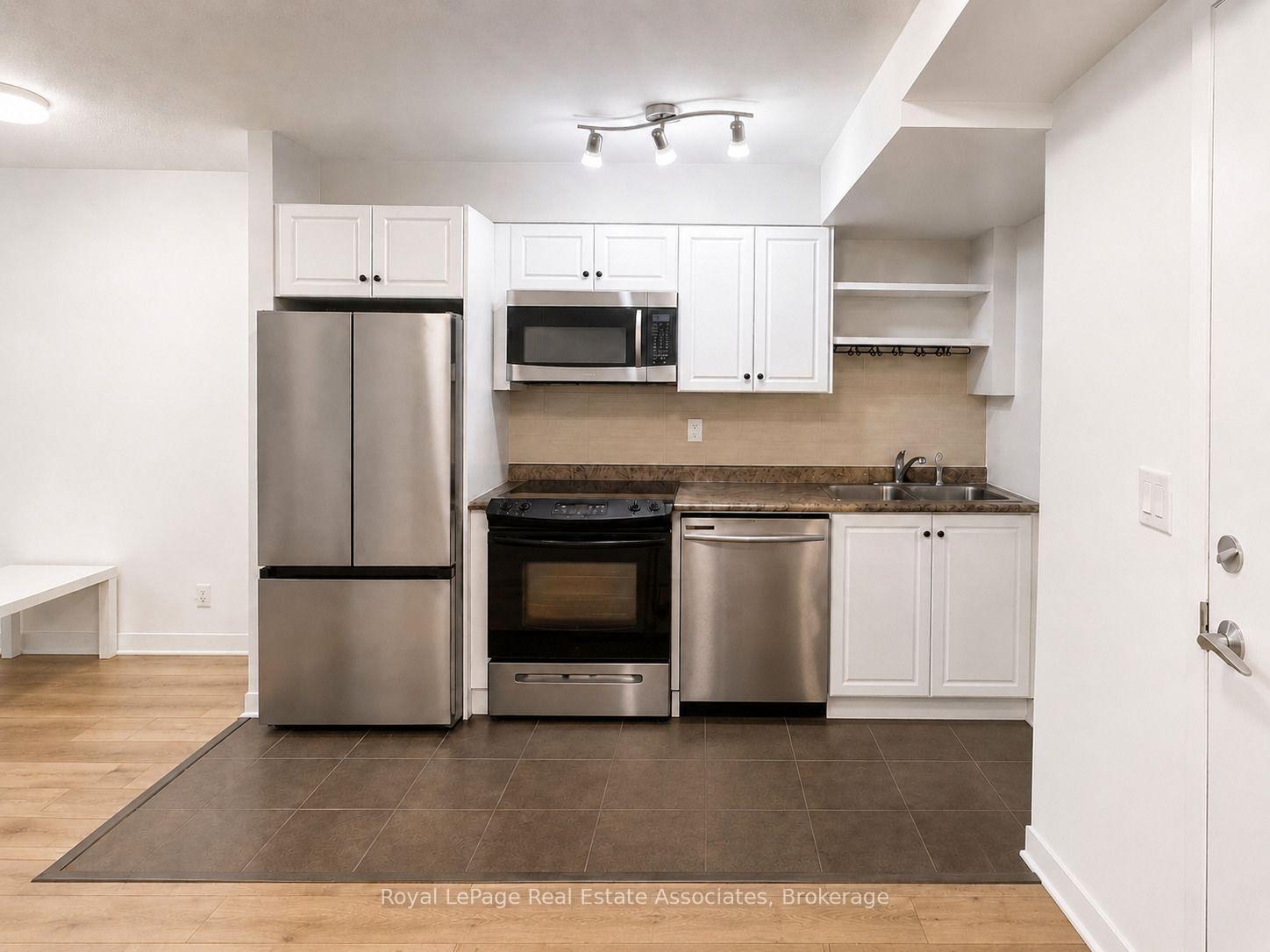 Photo 2 of Unit 311, 600 Fleet Street, Toronto, Niagara — HOMEH