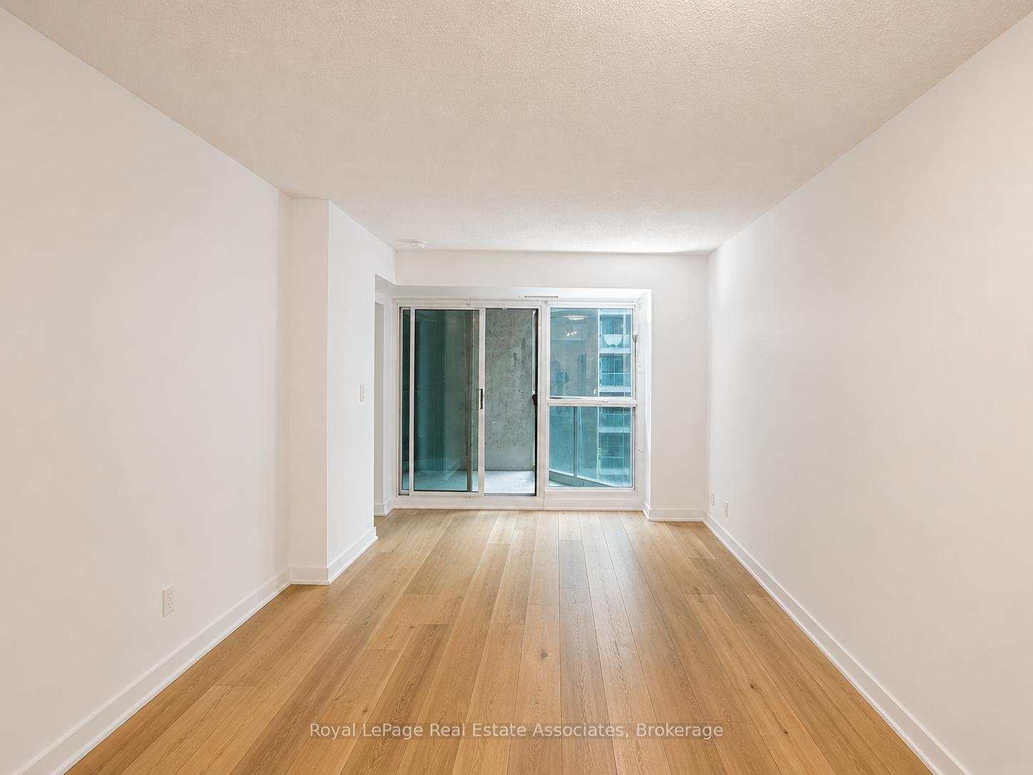 Photo 6 of Unit 311, 600 Fleet Street, Toronto, Niagara — HOMEH