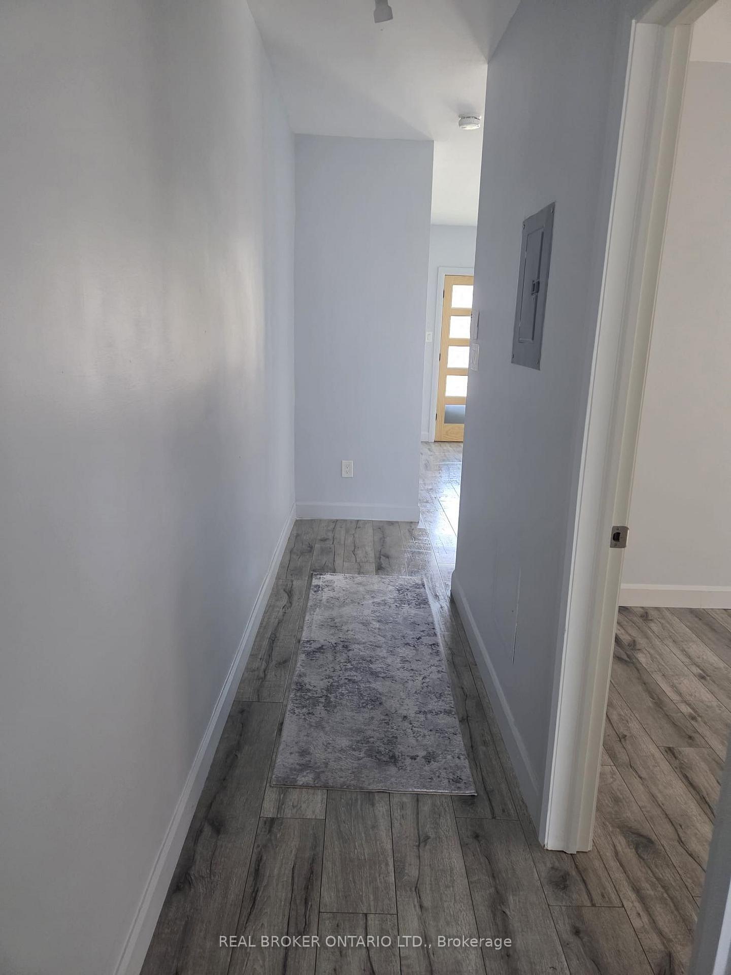 Photo 2 of Unit 3, 479 Aberdeen Avenue, Hamilton, Kirkendall — HOMEH