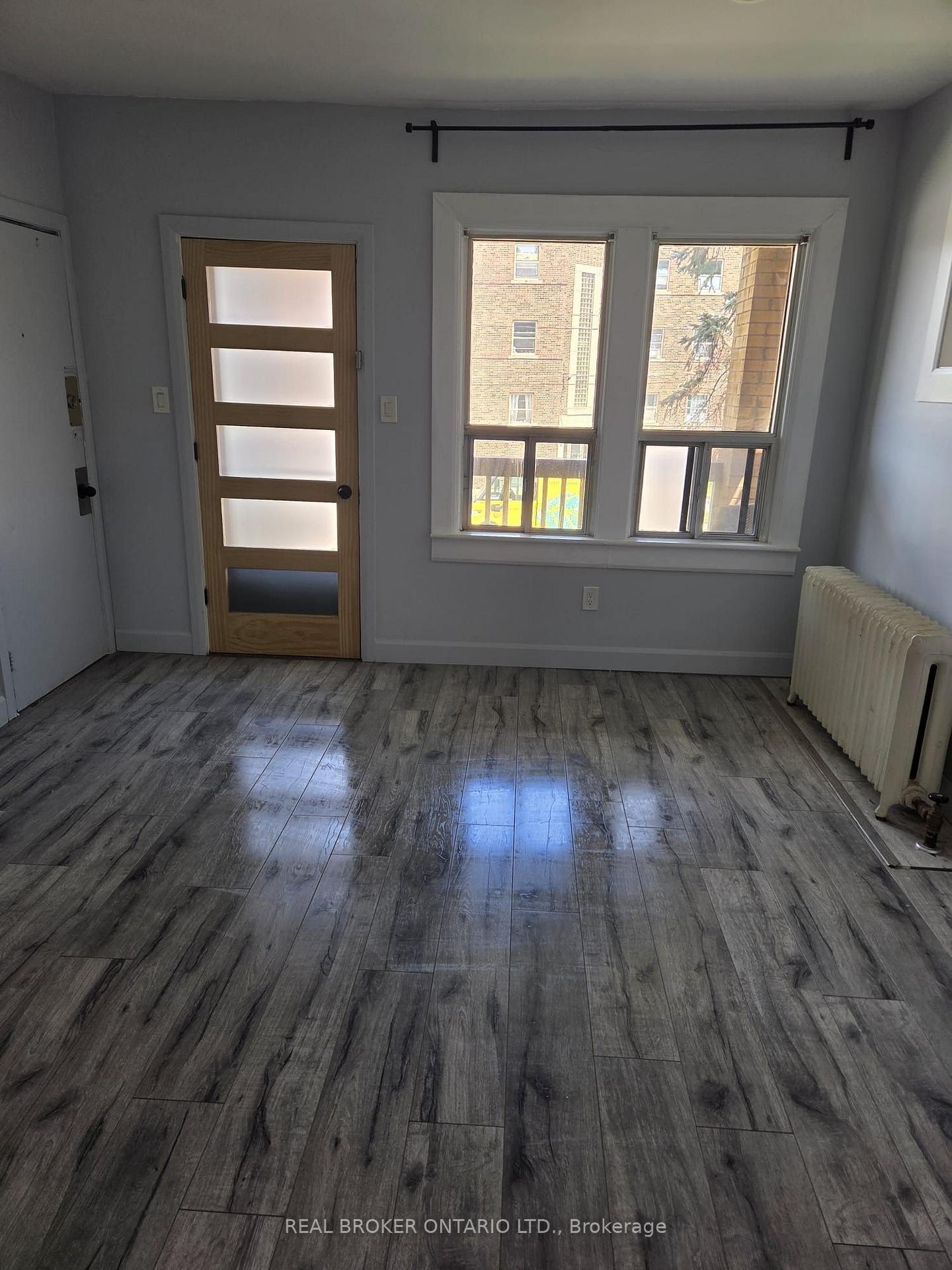 Photo 4 of Unit 3, 479 Aberdeen Avenue, Hamilton, Kirkendall — HOMEH