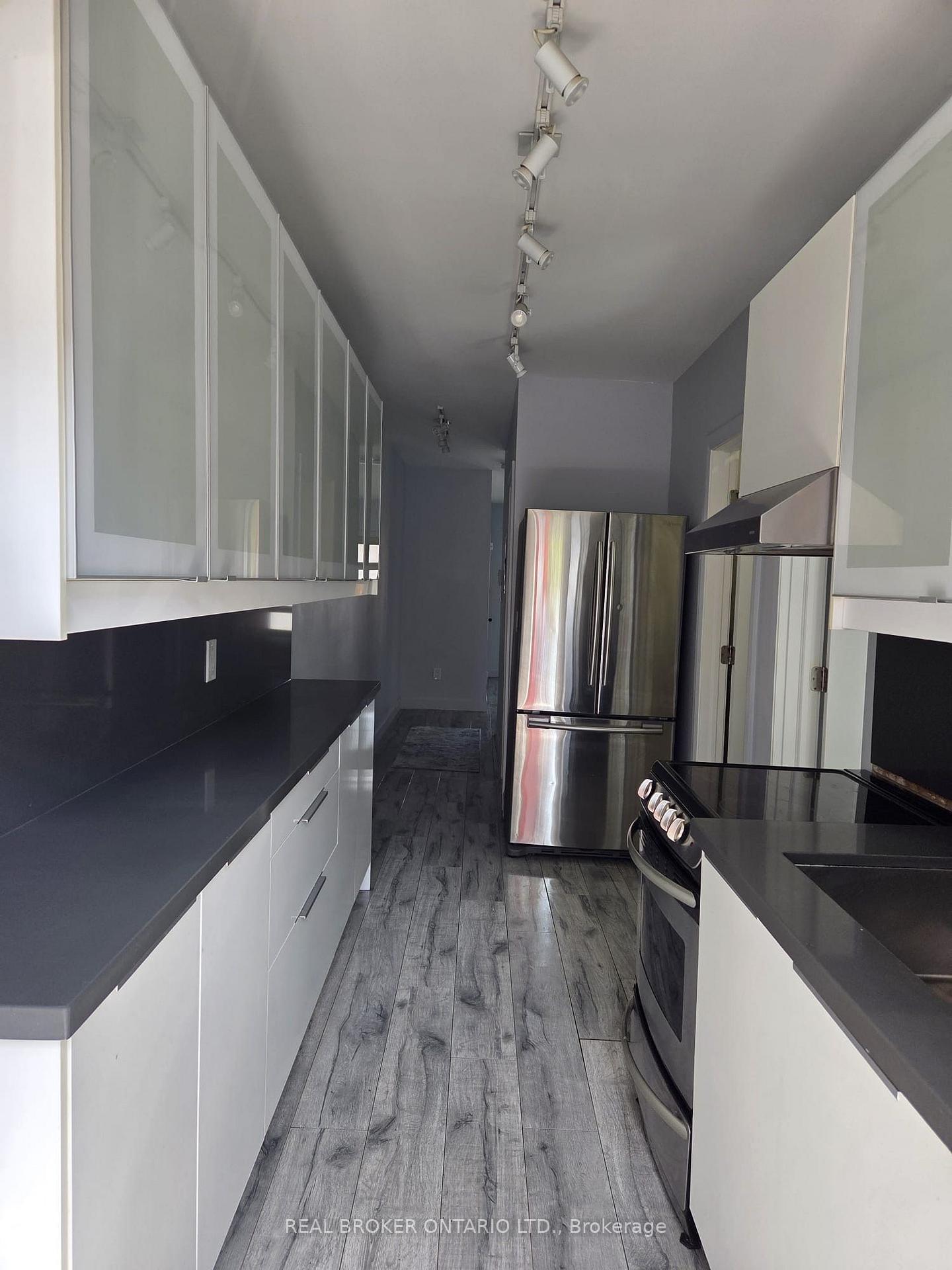 Photo 5 of Unit 3, 479 Aberdeen Avenue, Hamilton, Kirkendall — HOMEH