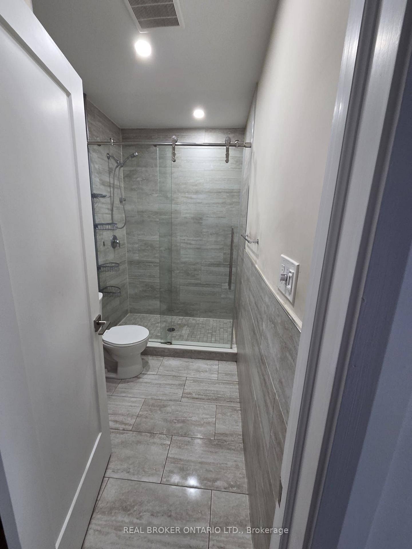 Photo 9 of Unit 3, 479 Aberdeen Avenue, Hamilton, Kirkendall — HOMEH
