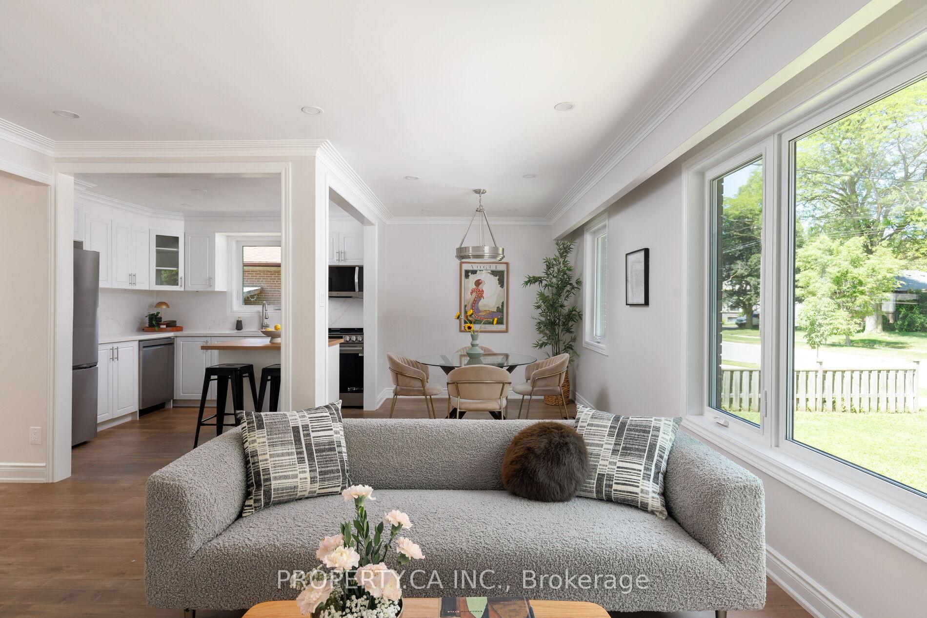 Photo 4 of 18 Alhart Drive, Etobicoke, Thistletown-Beaumonde Heights — HOMEH