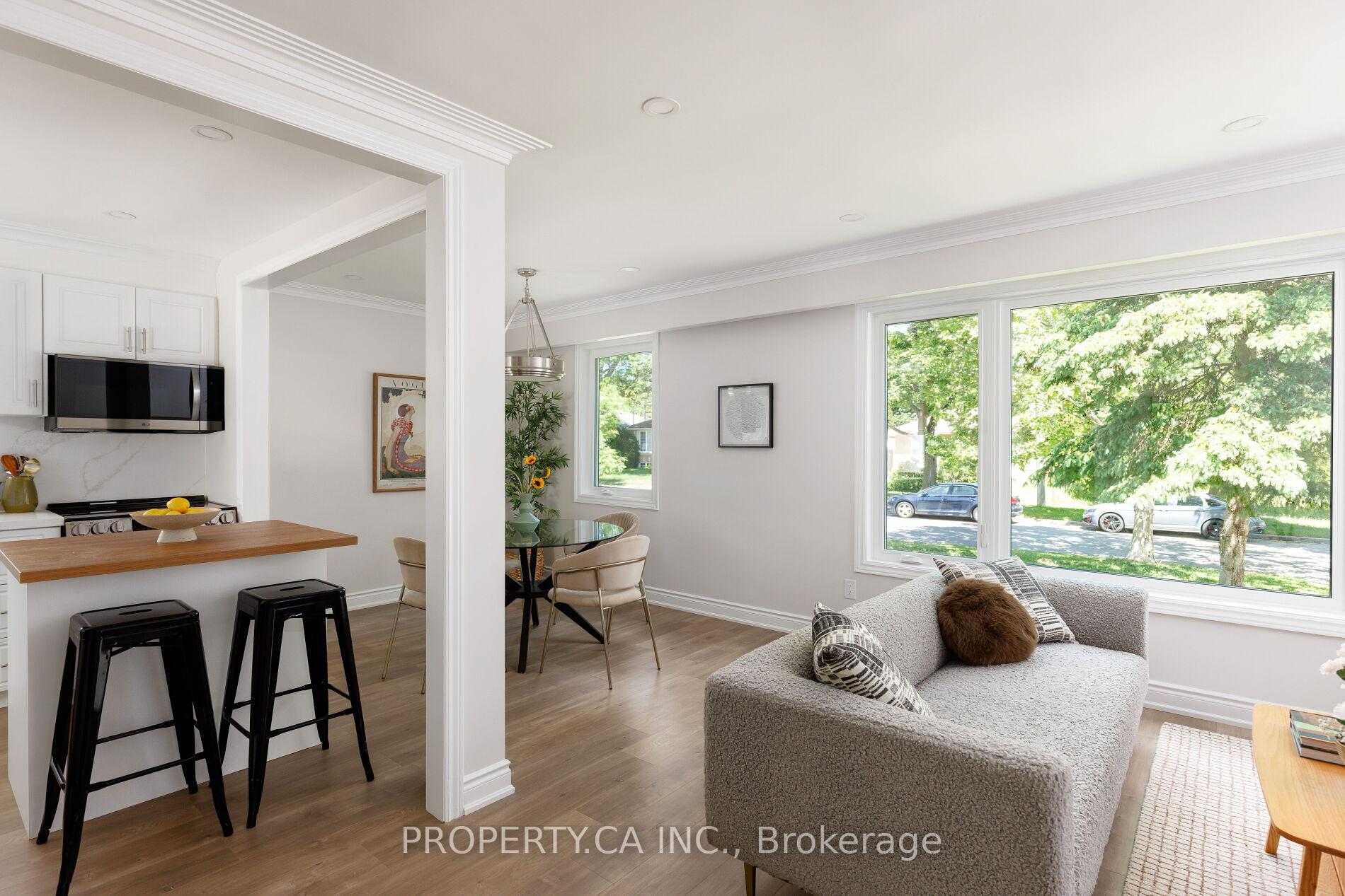 Photo 5 of 18 Alhart Drive, Etobicoke, Thistletown-Beaumonde Heights — HOMEH