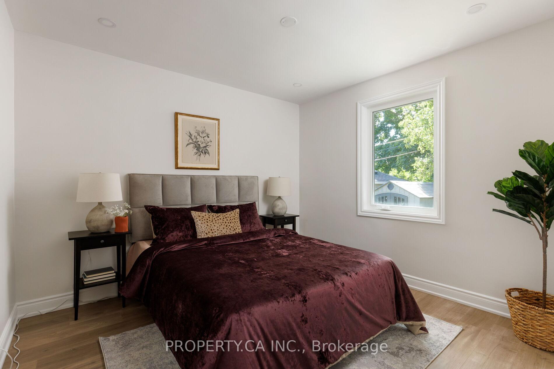 Photo 13 of 18 Alhart Drive, Etobicoke, Thistletown-Beaumonde Heights — HOMEH