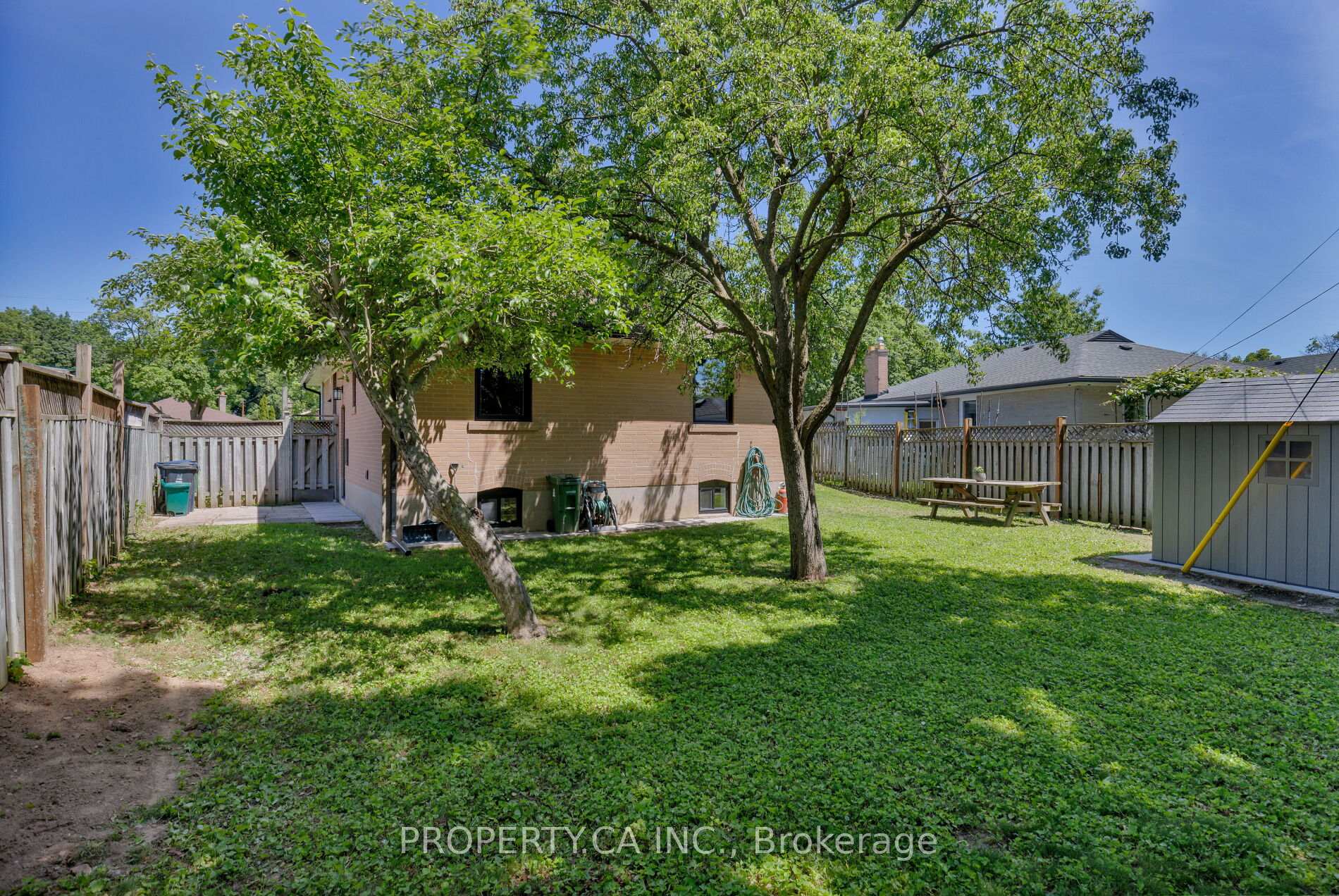 Photo 24 of 18 Alhart Drive, Etobicoke, Thistletown-Beaumonde Heights — HOMEH