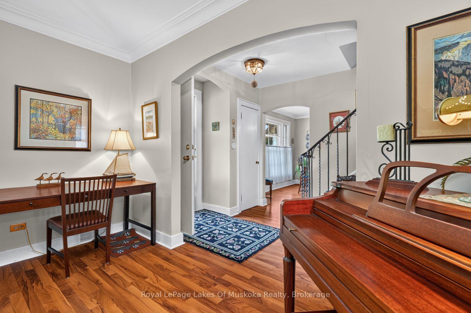 Photo 6 of 2 Mountview Avenue, Huntsville — HOMEH