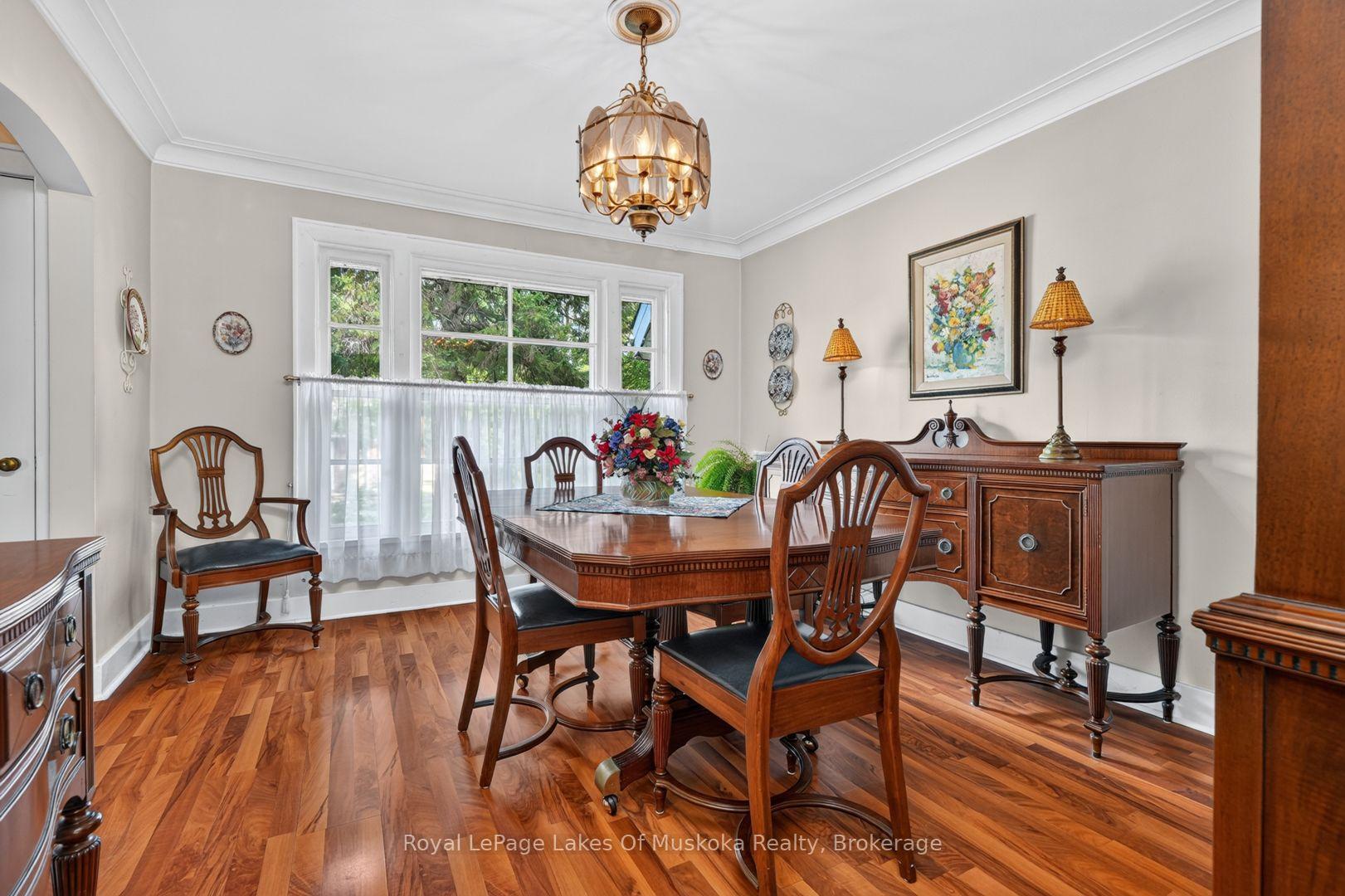Photo 12 of 2 Mountview Avenue, Huntsville — HOMEH