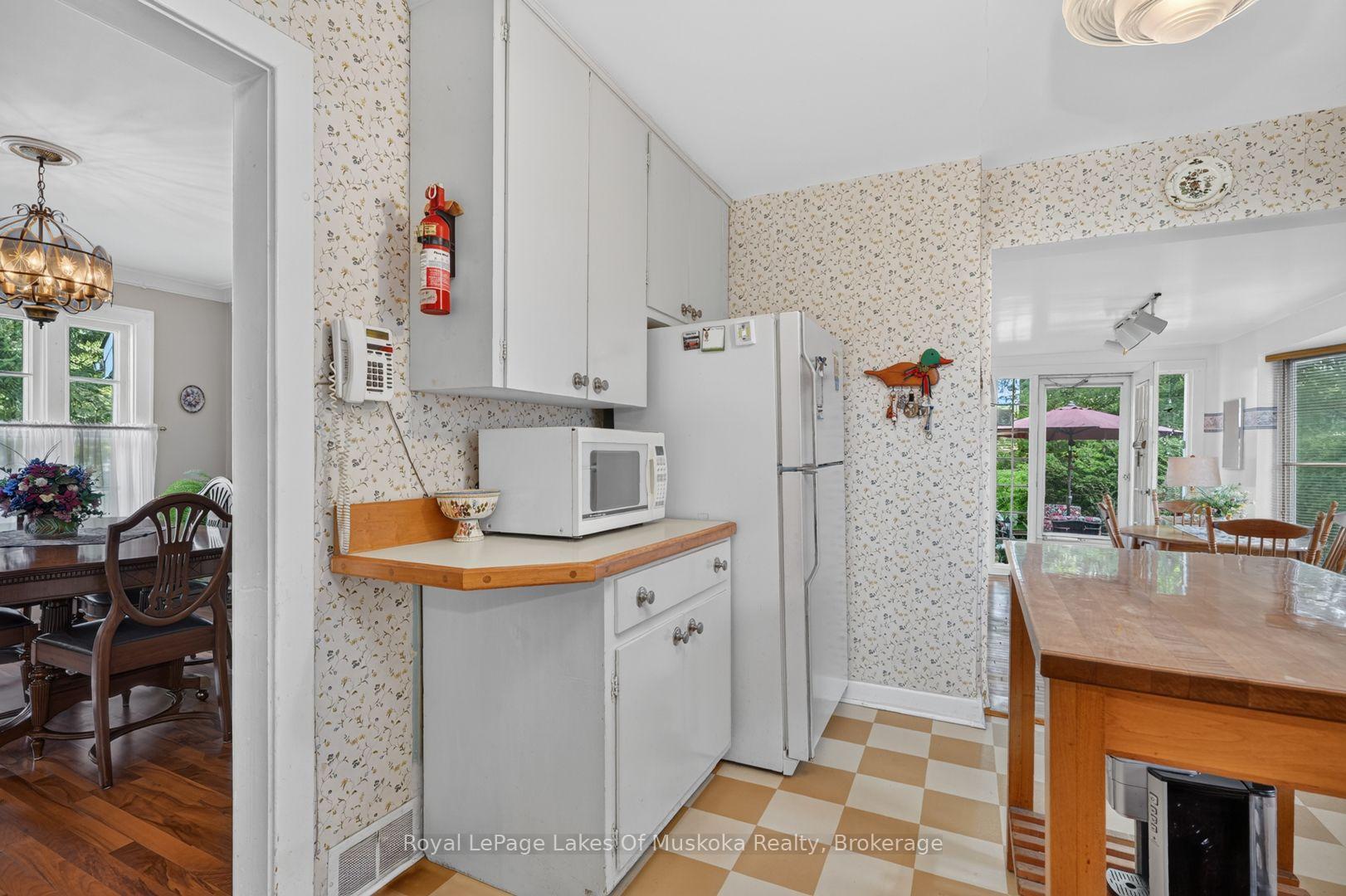 Photo 15 of 2 Mountview Avenue, Huntsville — HOMEH
