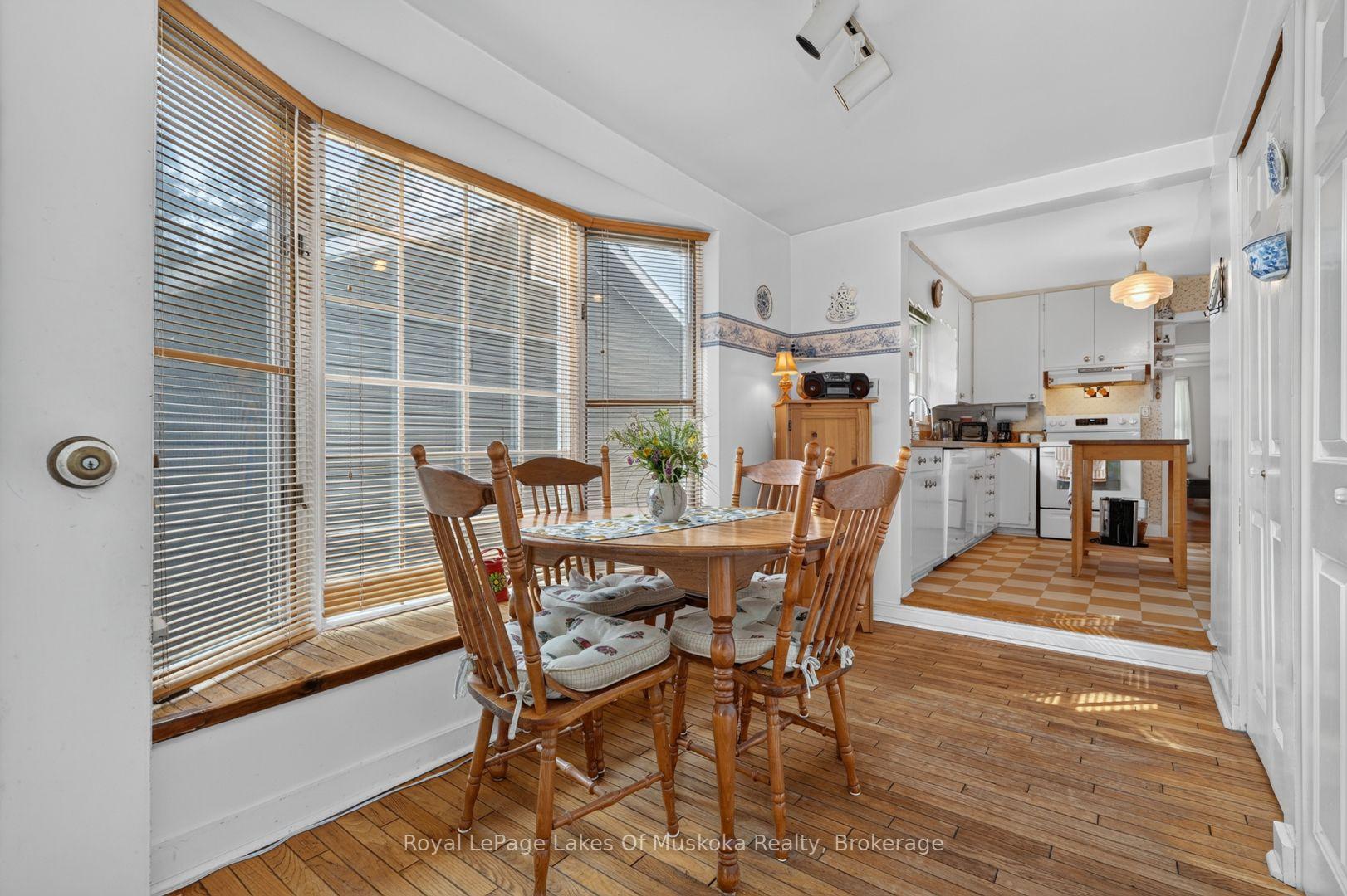 Photo 17 of 2 Mountview Avenue, Huntsville — HOMEH
