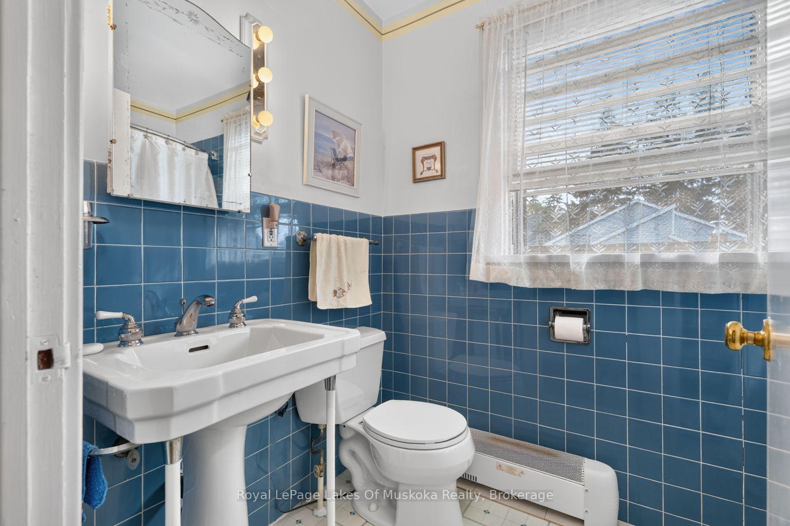 Photo 28 of 2 Mountview Avenue, Huntsville — HOMEH