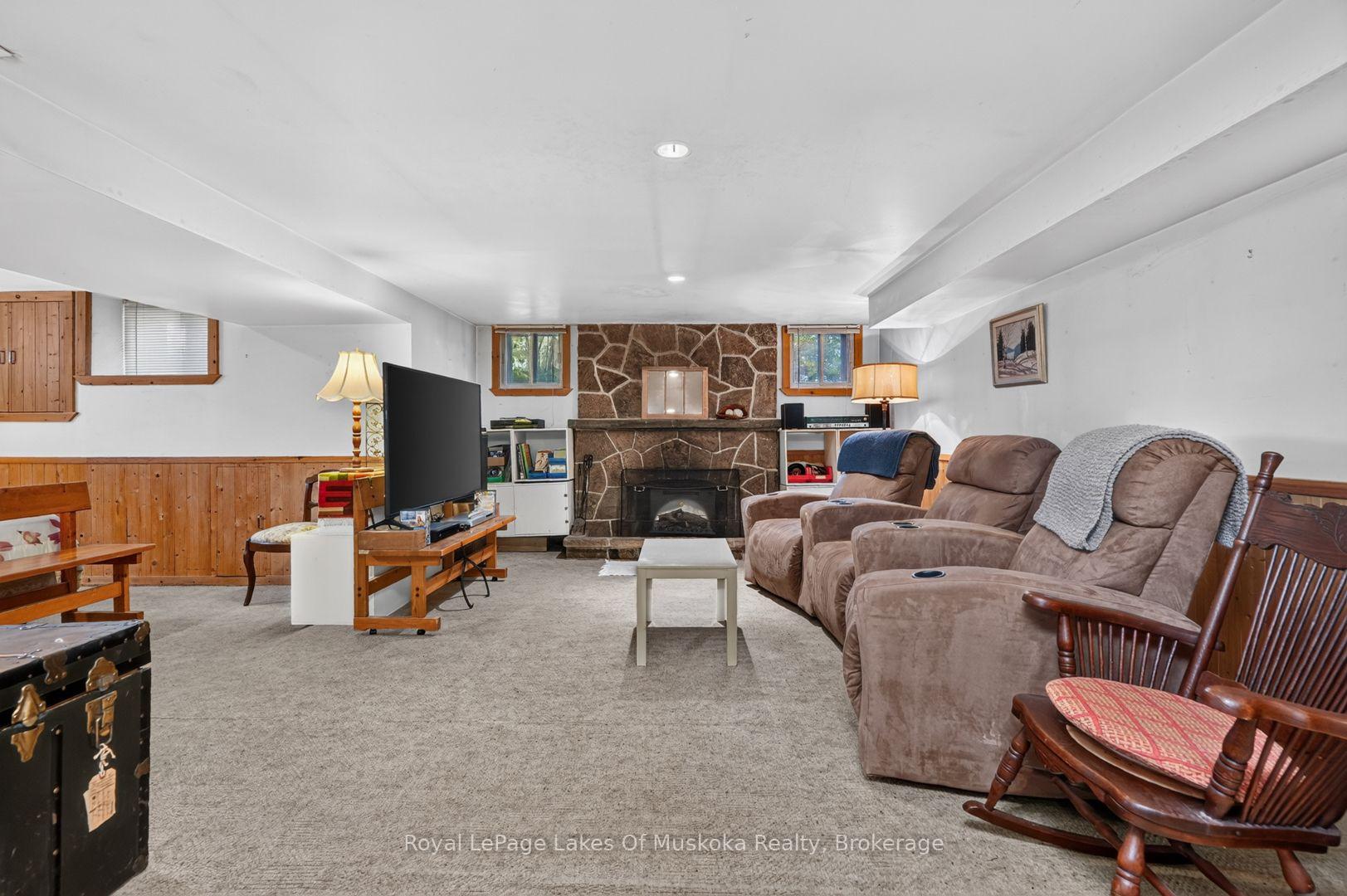 Photo 35 of 2 Mountview Avenue, Huntsville — HOMEH