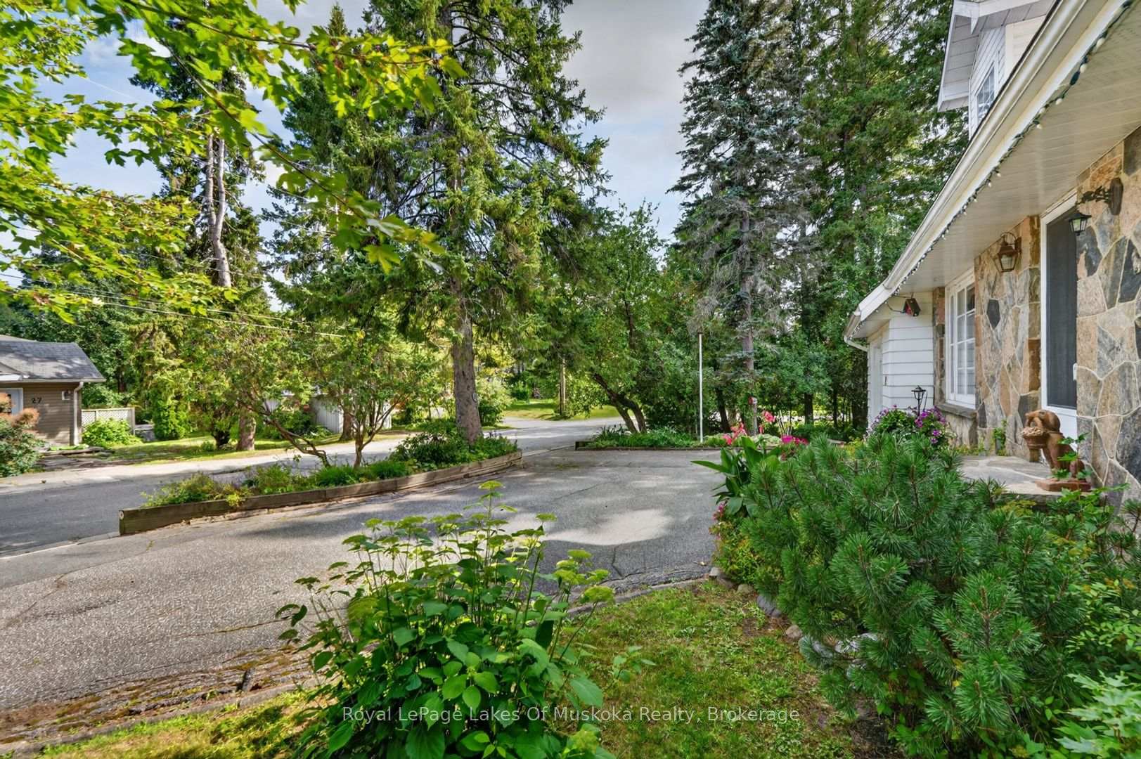 Photo 43 of 2 Mountview Avenue, Huntsville — HOMEH