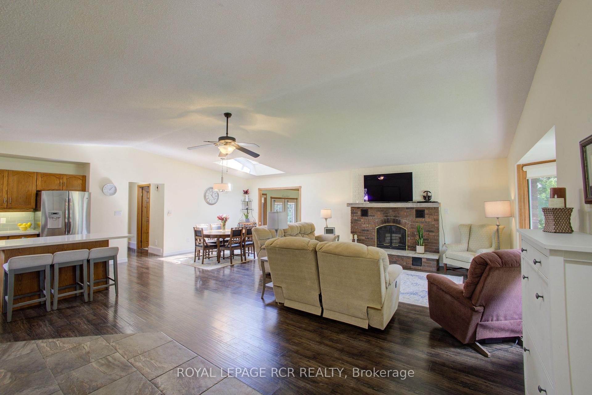 Photo 4 of 181 McFarlin Drive, Southgate — HOMEH