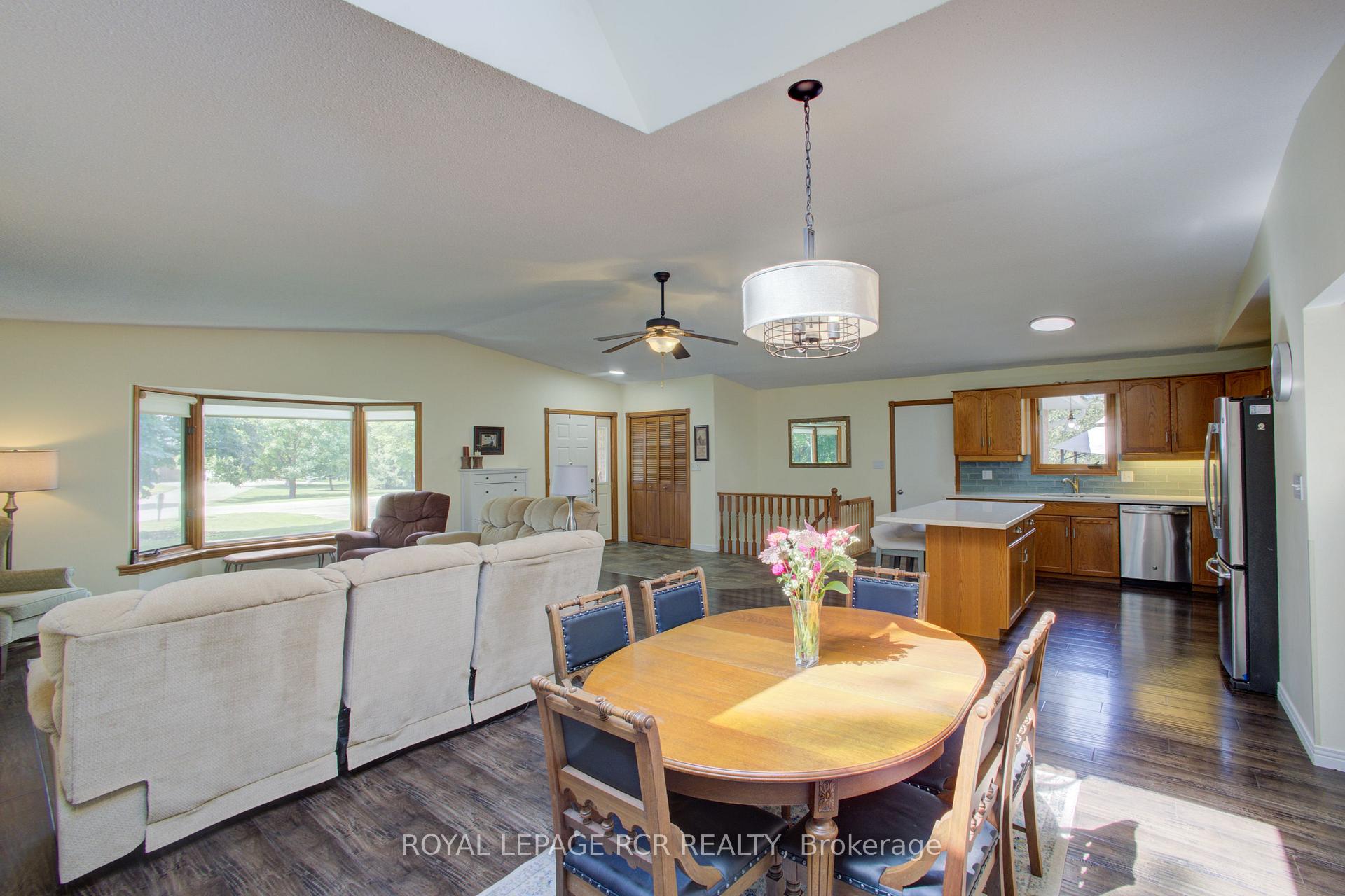 Photo 10 of 181 McFarlin Drive, Southgate — HOMEH