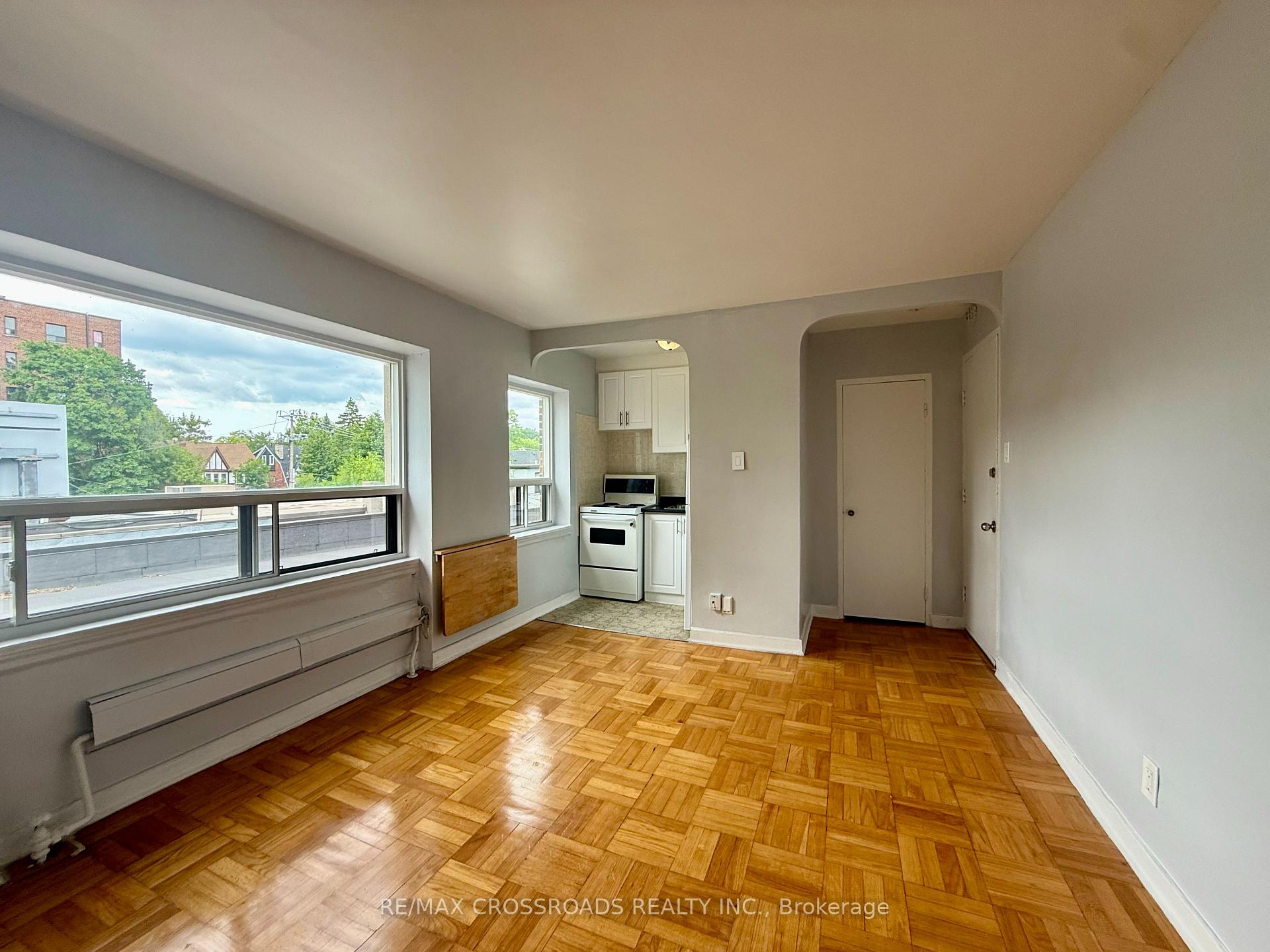 Front of Unit 213, 2770 Yonge Street