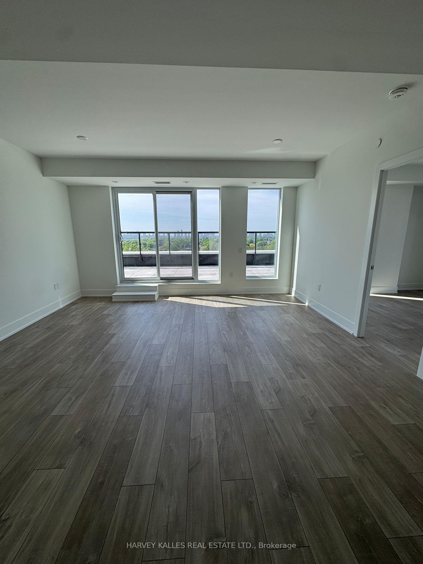 Front of Unit 729, 858 Dupont Street