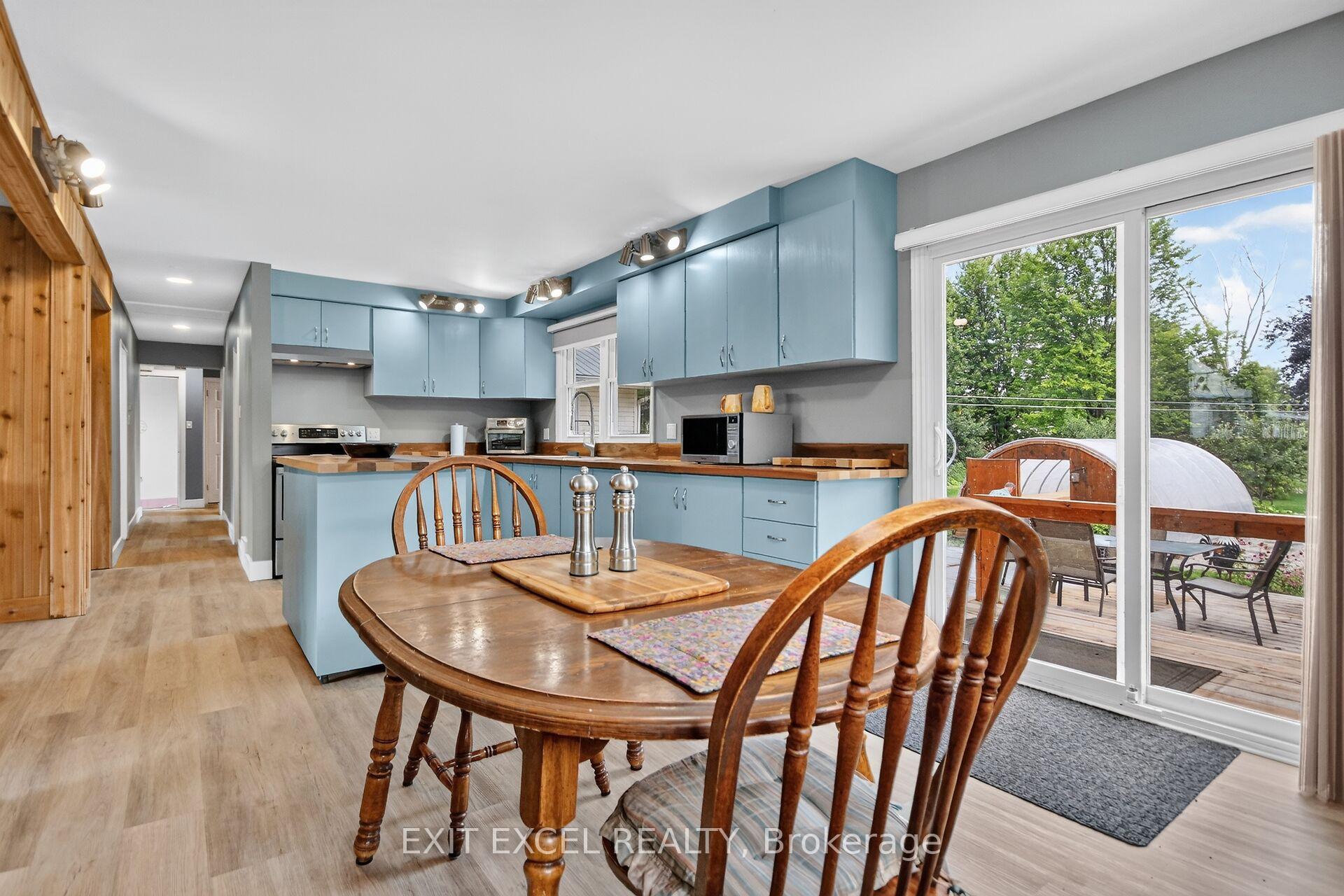 Photo 7 of 44 Colonel Murray Street, Ottawa, Richmond — HOMEH