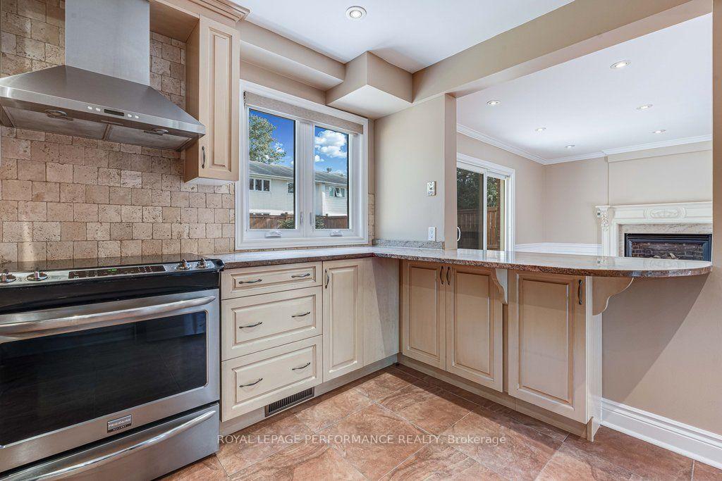 Photo 10 of 57 Paula Crescent, Ottawa, Sheahan Estates/Trend Village — HOMEH