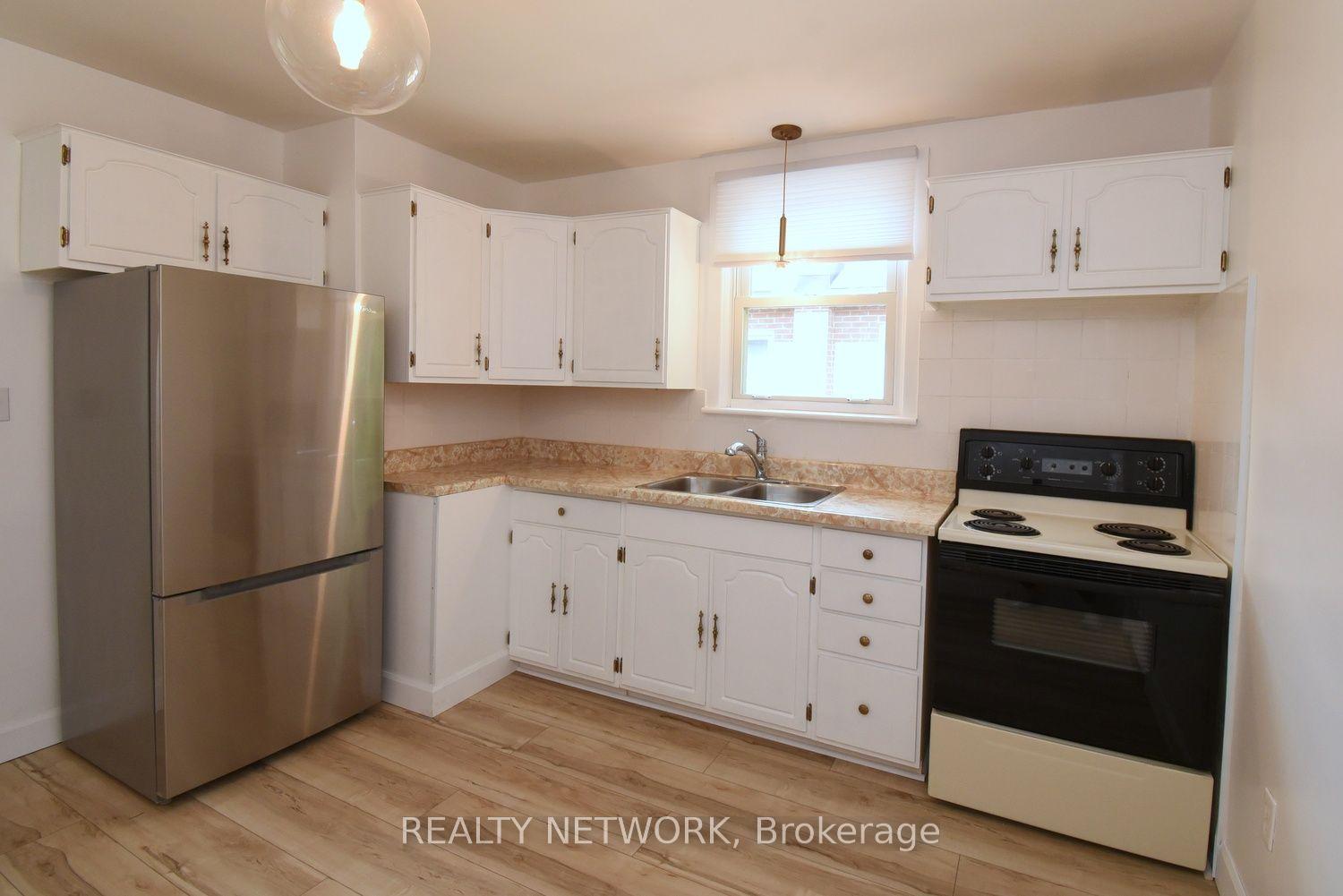 Photo 10 of 575 Upper Wentworth Street, Hamilton, Eastmount — HOMEH