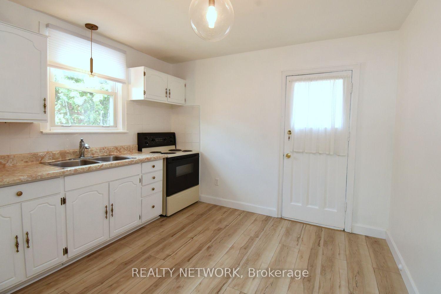 Photo 12 of 575 Upper Wentworth Street, Hamilton, Eastmount — HOMEH