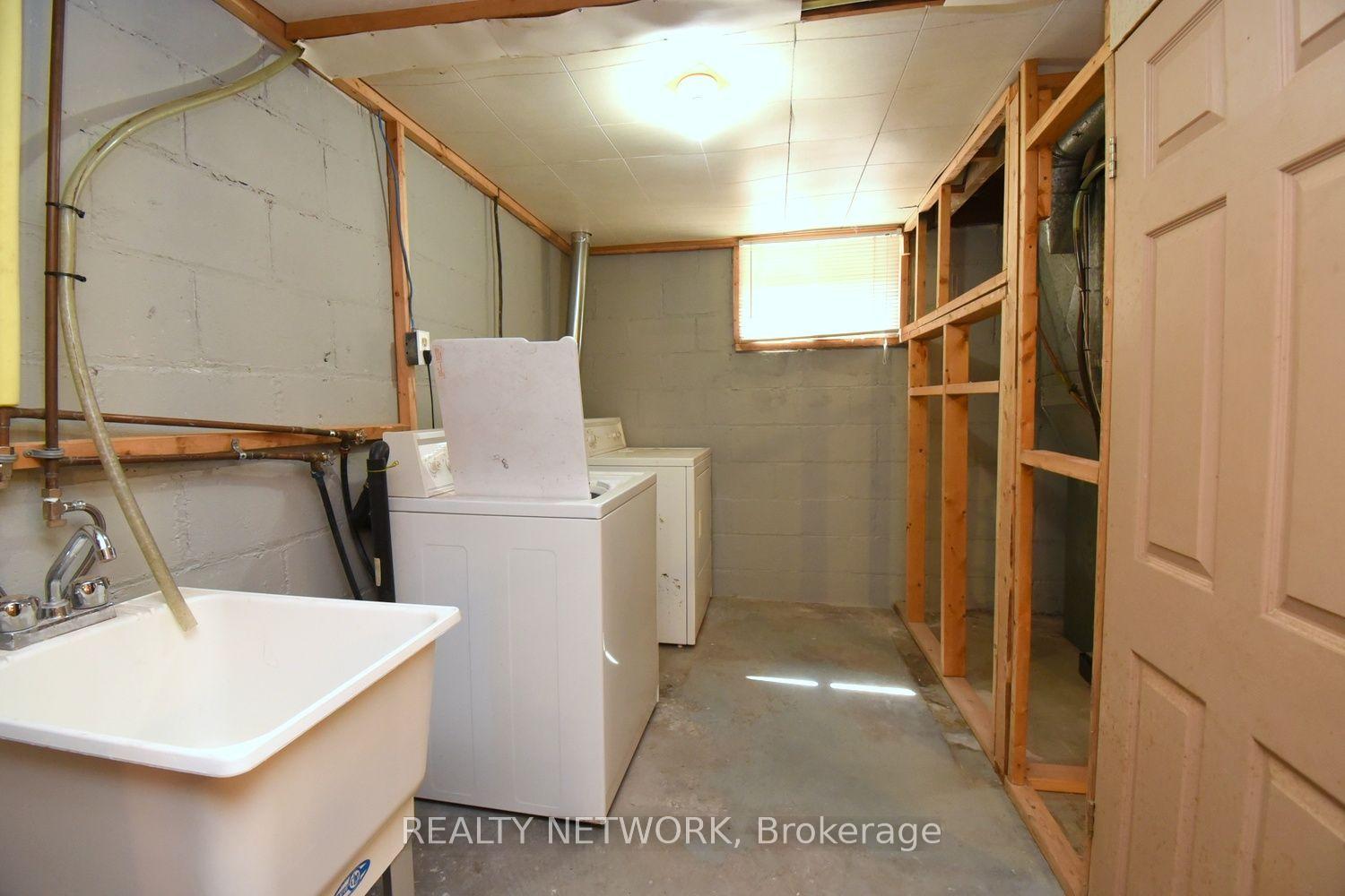 Photo 19 of 575 Upper Wentworth Street, Hamilton, Eastmount — HOMEH