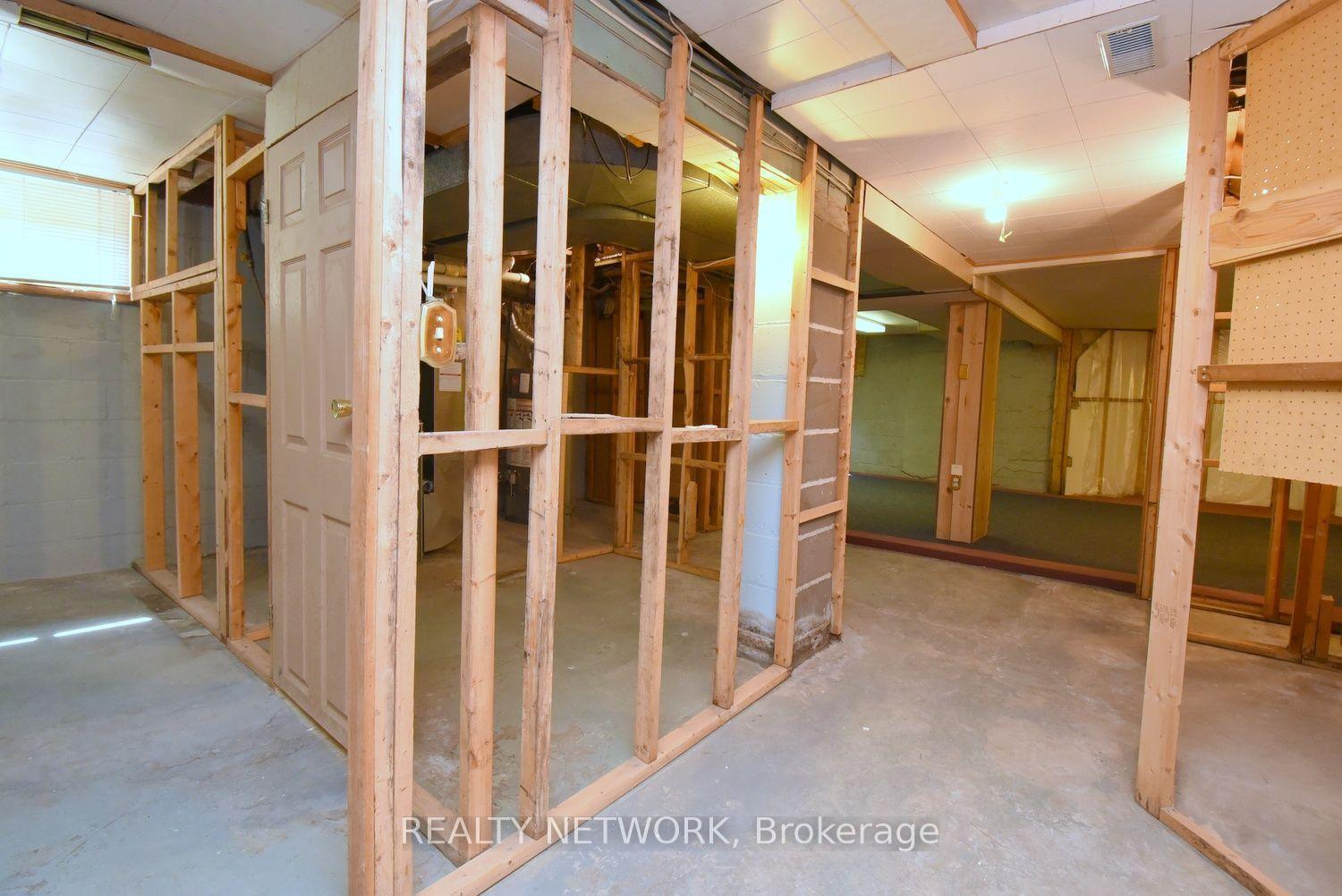 Photo 22 of 575 Upper Wentworth Street, Hamilton, Eastmount — HOMEH
