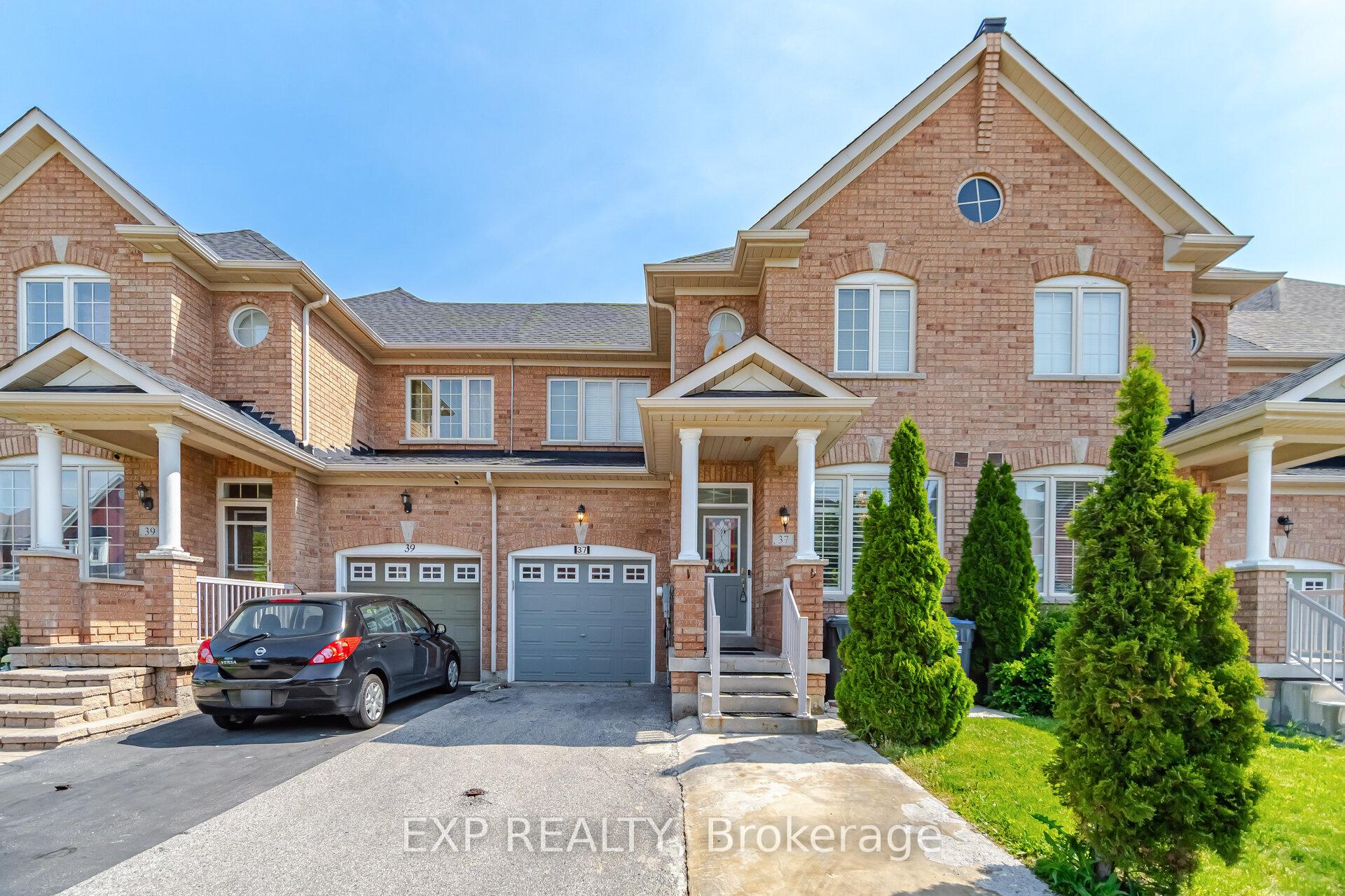 Photo 3 of 37 Totten Drive, Brampton, Sandringham-Wellington — HOMEH