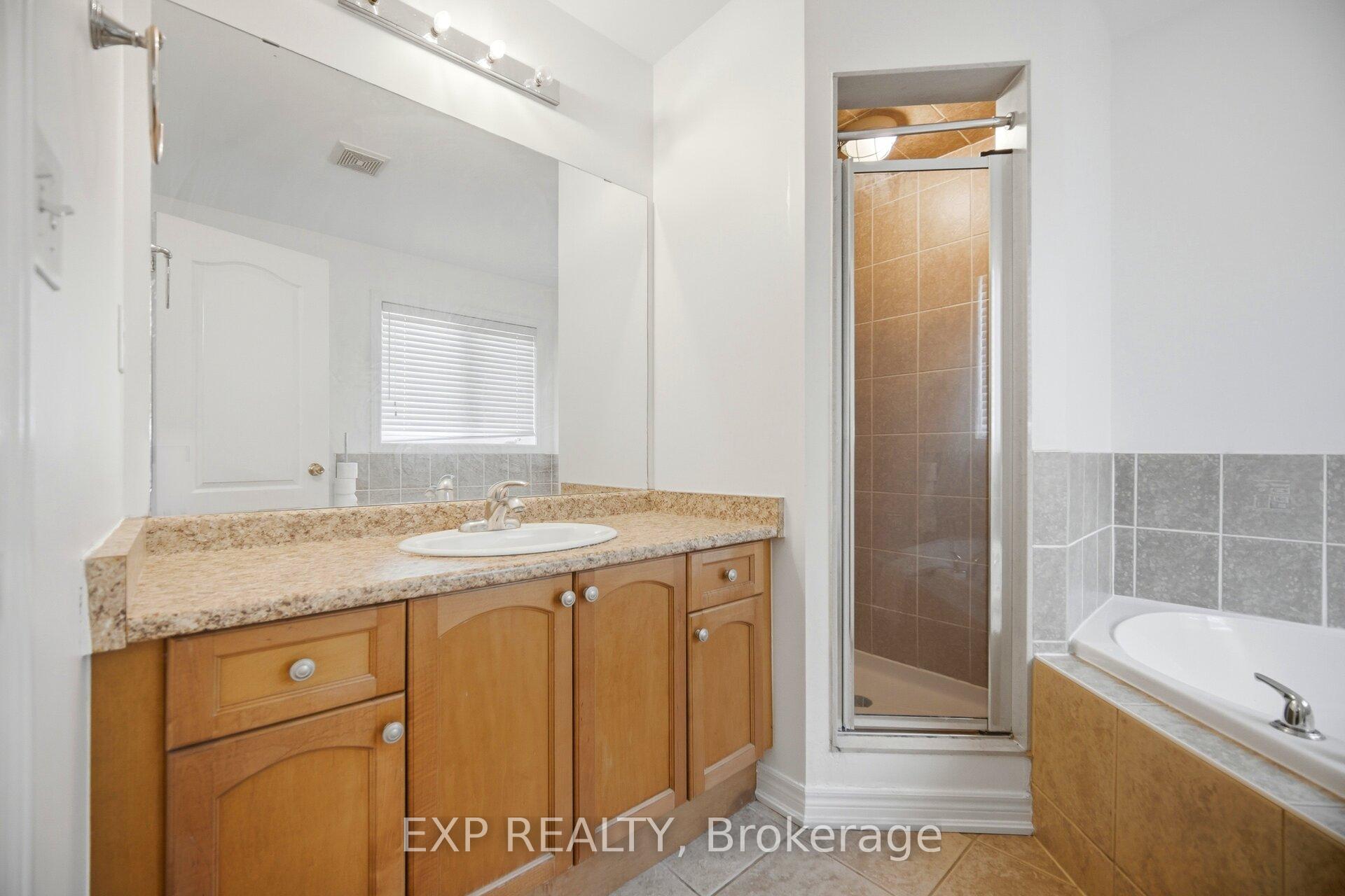 Photo 22 of 37 Totten Drive, Brampton, Sandringham-Wellington — HOMEH