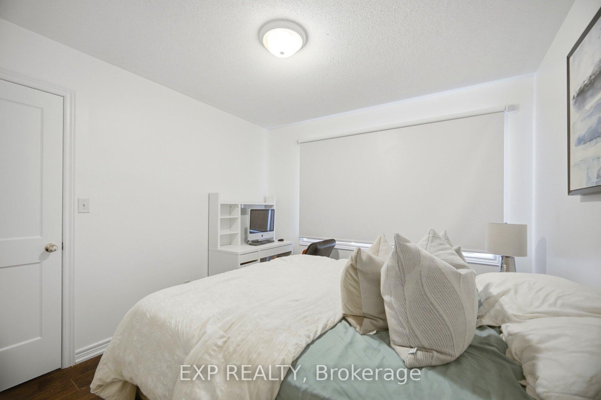 Photo 25 of 37 Totten Drive, Brampton, Sandringham-Wellington — HOMEH