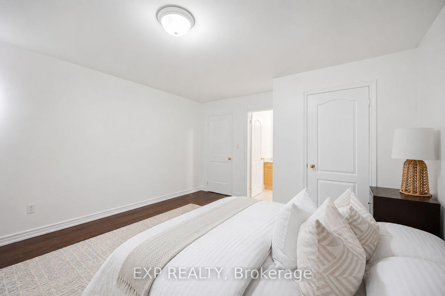 Photo 27 of 37 Totten Drive, Brampton, Sandringham-Wellington — HOMEH