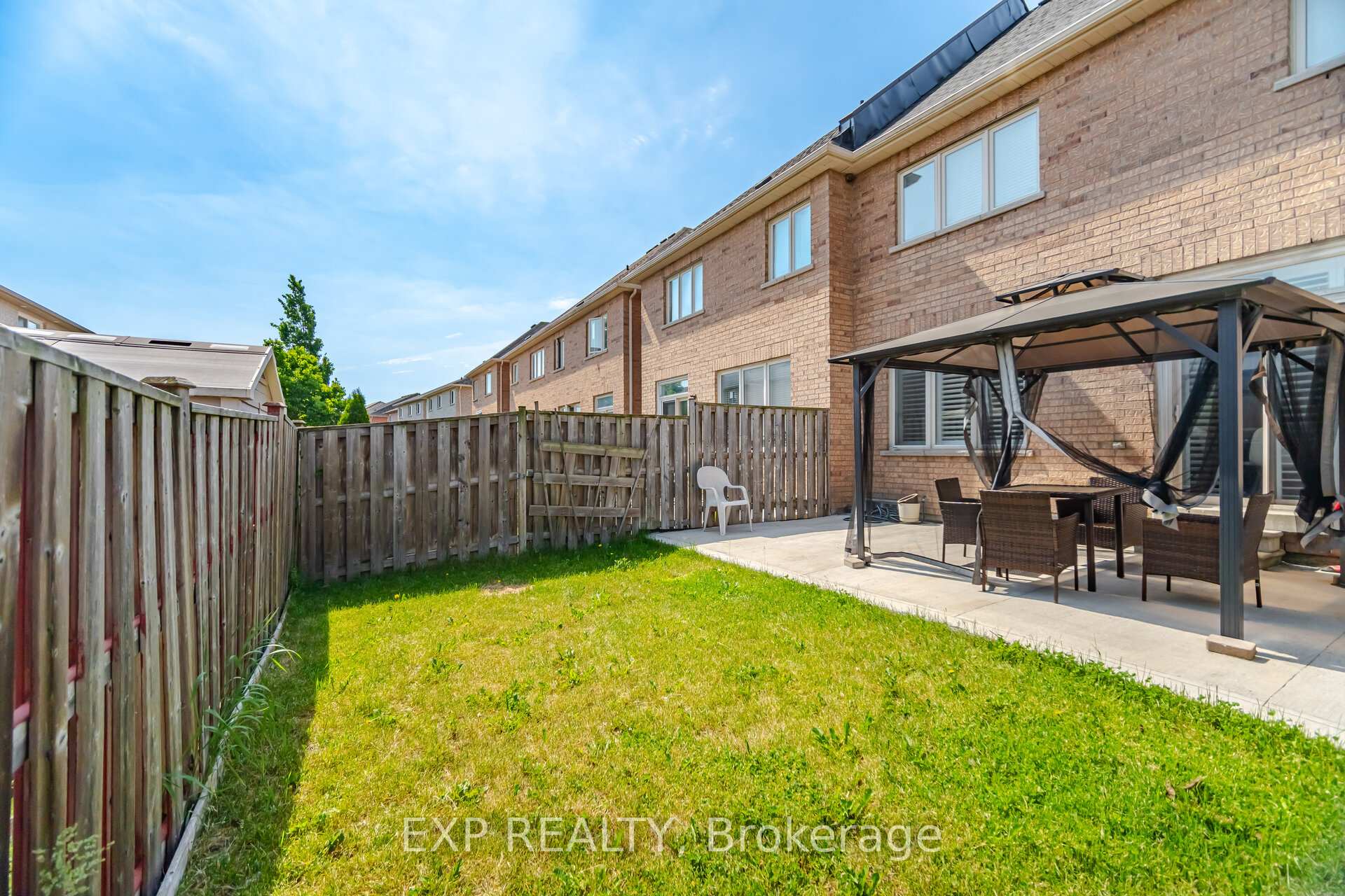 Photo 32 of 37 Totten Drive, Brampton, Sandringham-Wellington — HOMEH