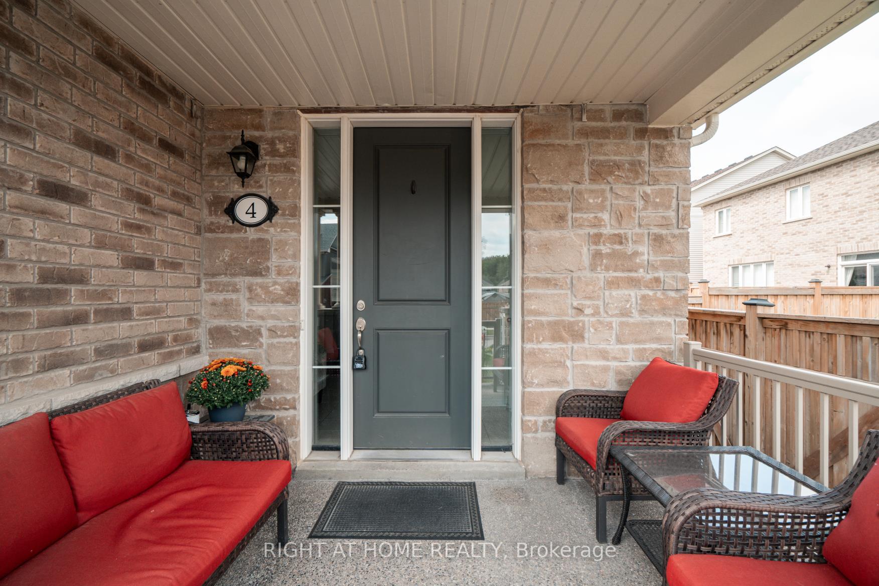Photo 5 of 4 Bill Hutchinson Crescent, Clarington, Bowmanville — HOMEH