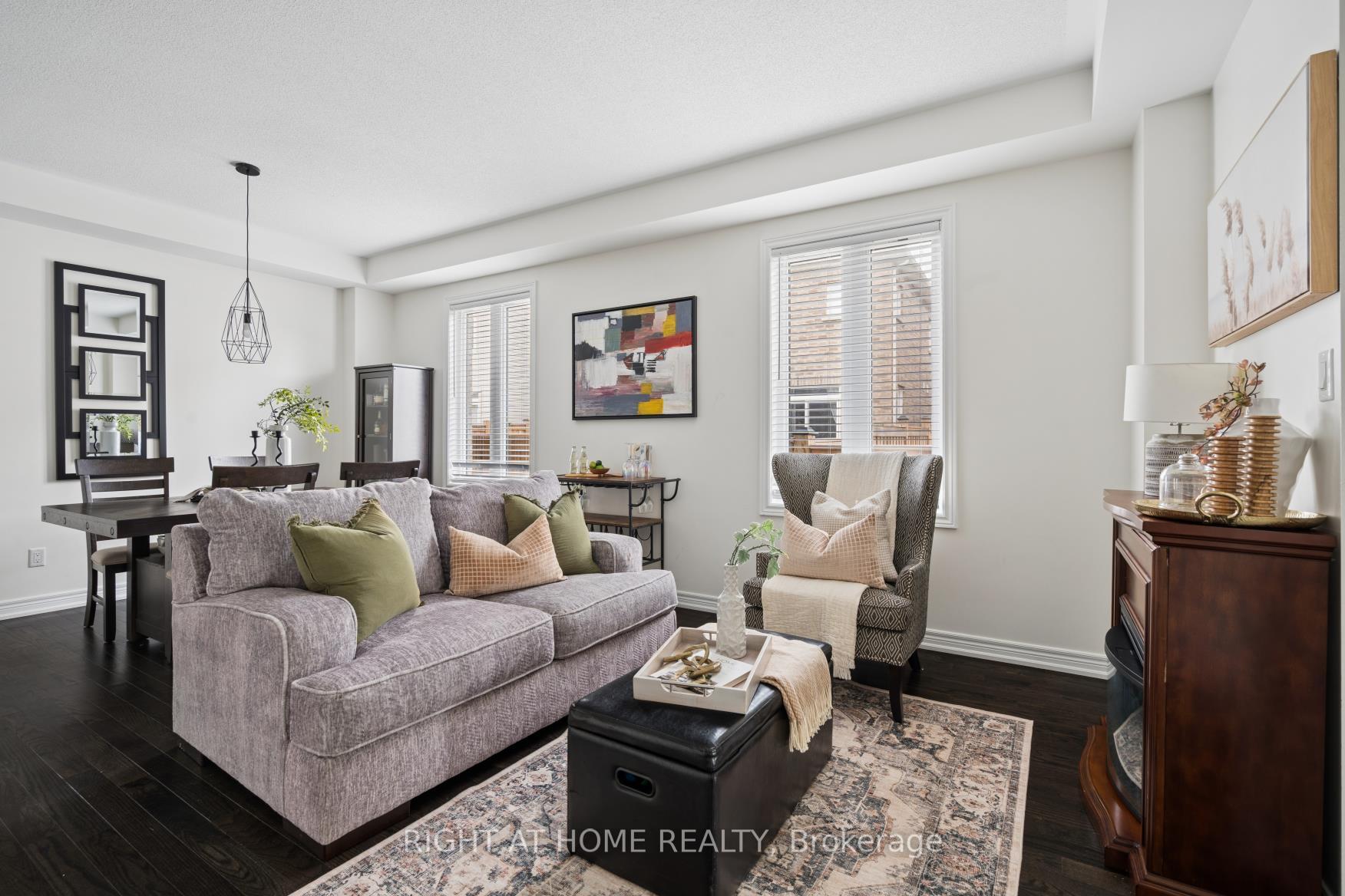 Photo 7 of 4 Bill Hutchinson Crescent, Clarington, Bowmanville — HOMEH