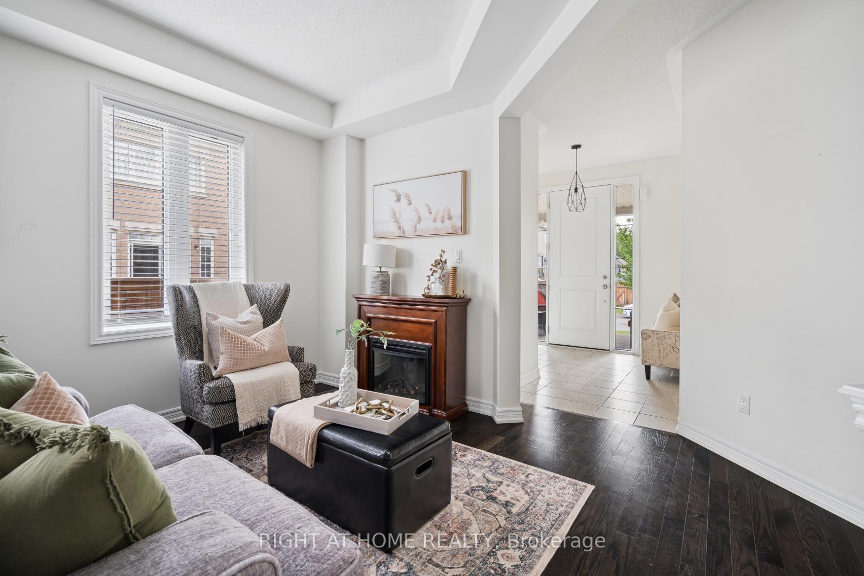 Photo 8 of 4 Bill Hutchinson Crescent, Clarington, Bowmanville — HOMEH