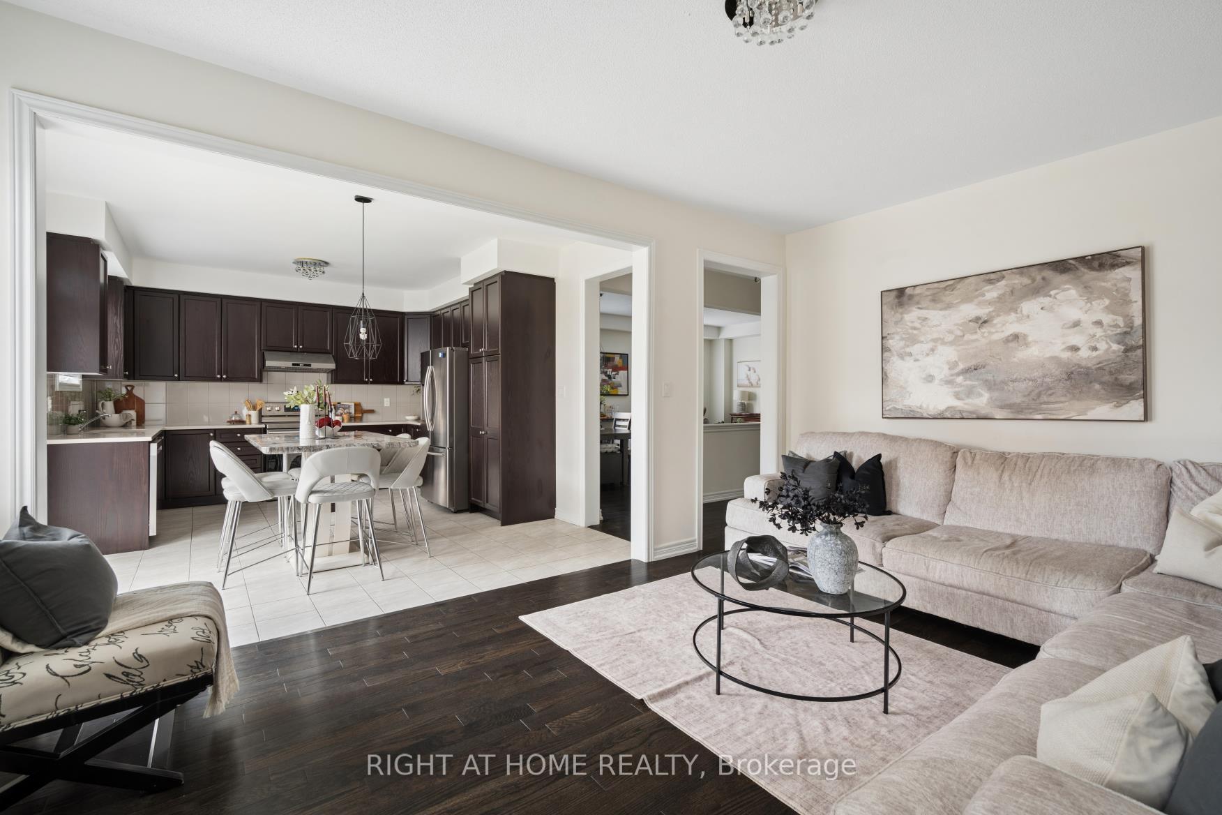 Photo 14 of 4 Bill Hutchinson Crescent, Clarington, Bowmanville — HOMEH