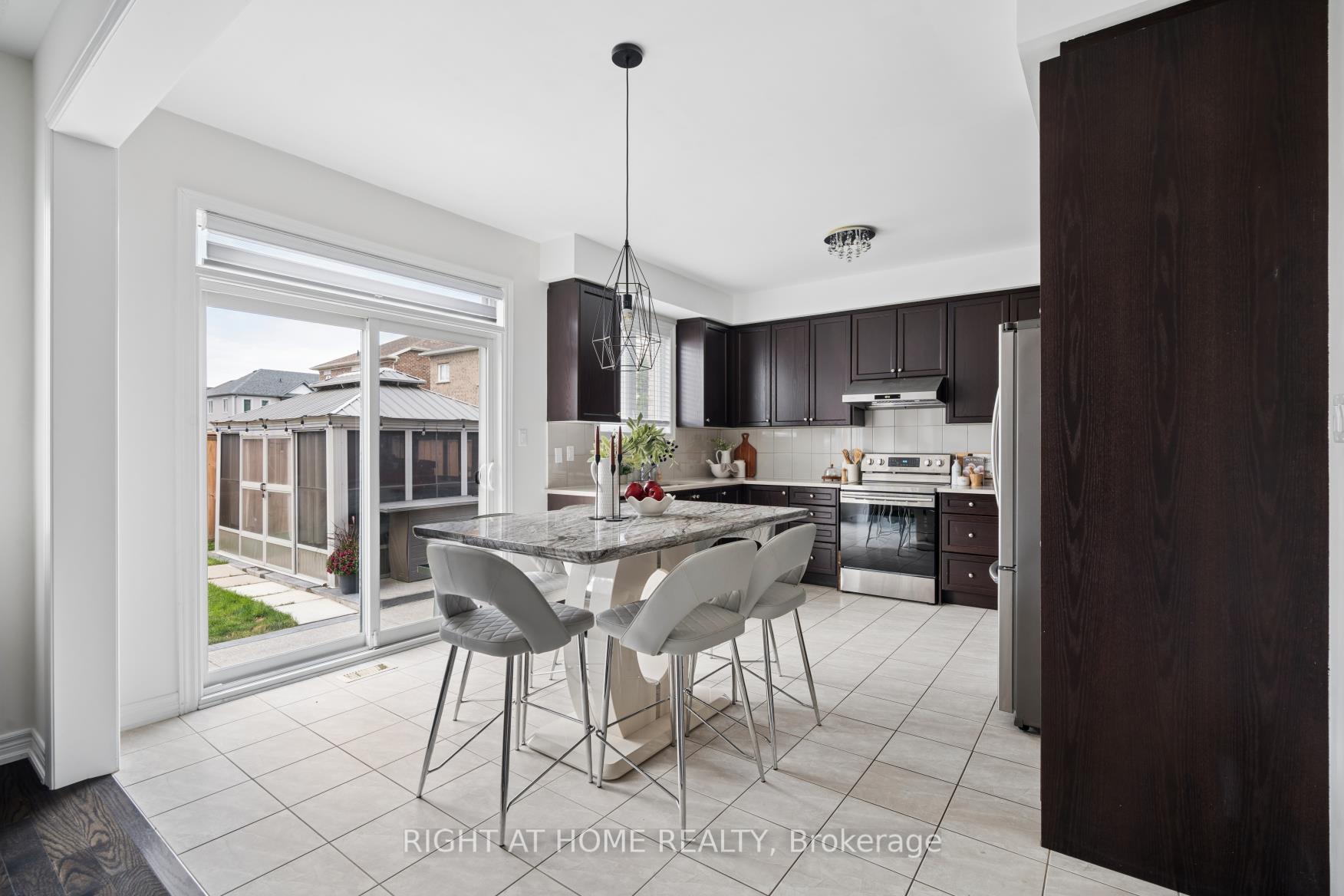 Photo 16 of 4 Bill Hutchinson Crescent, Clarington, Bowmanville — HOMEH