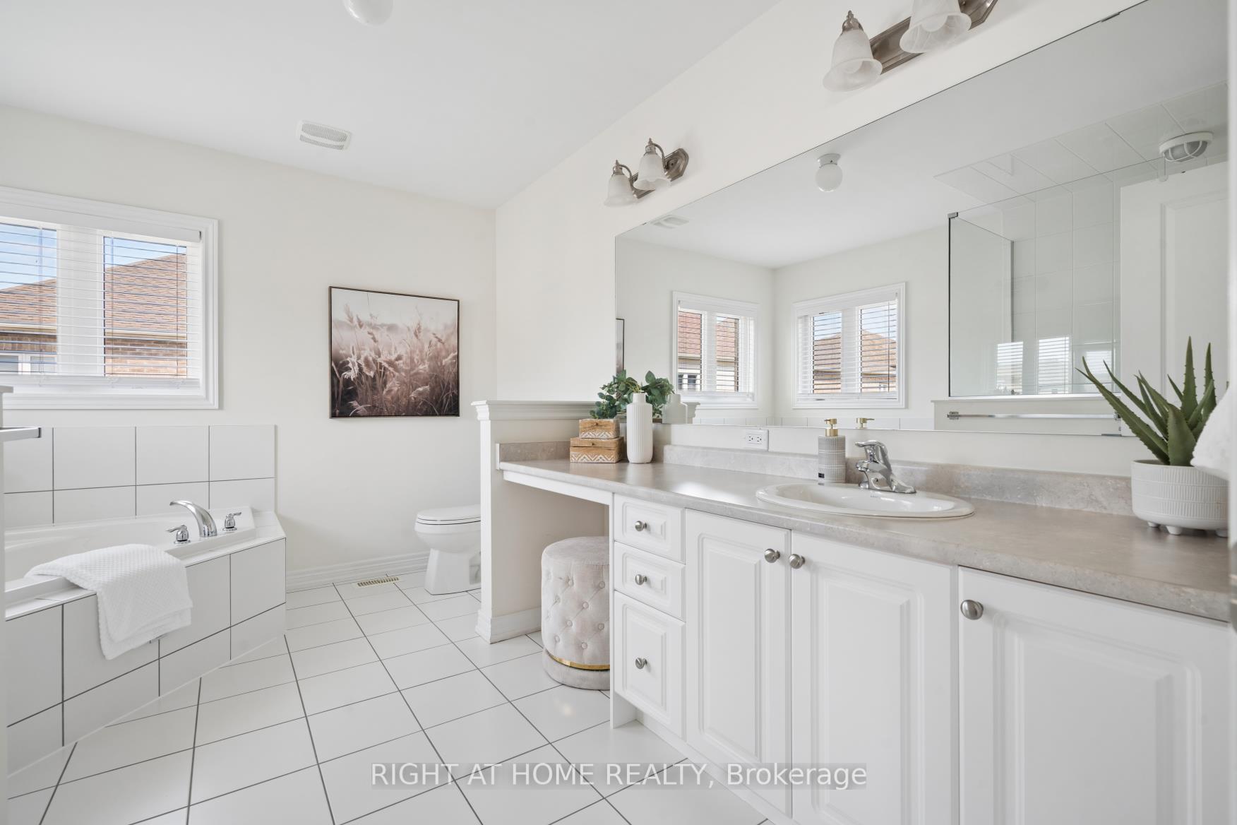 Photo 26 of 4 Bill Hutchinson Crescent, Clarington, Bowmanville — HOMEH