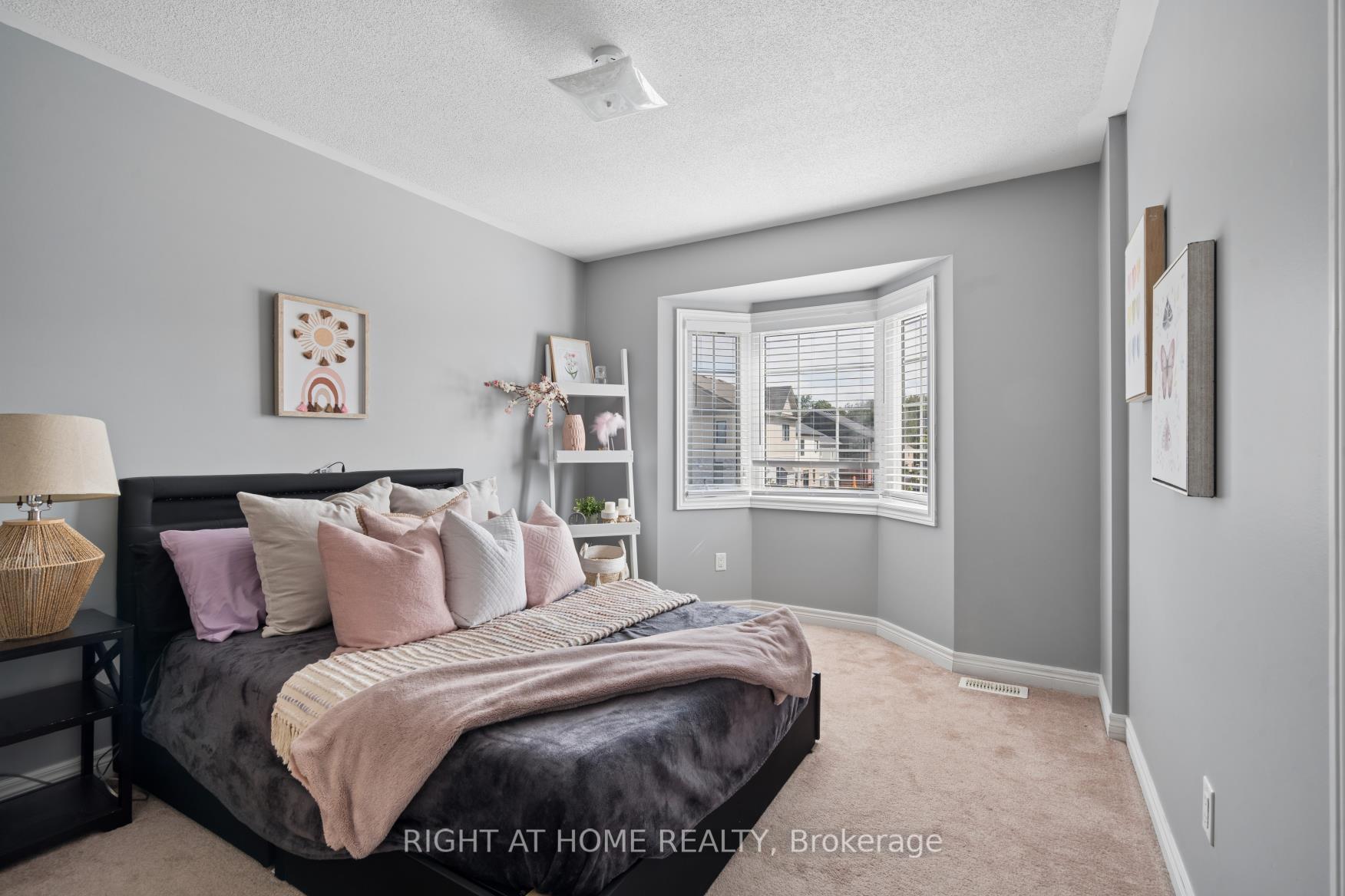 Photo 31 of 4 Bill Hutchinson Crescent, Clarington, Bowmanville — HOMEH