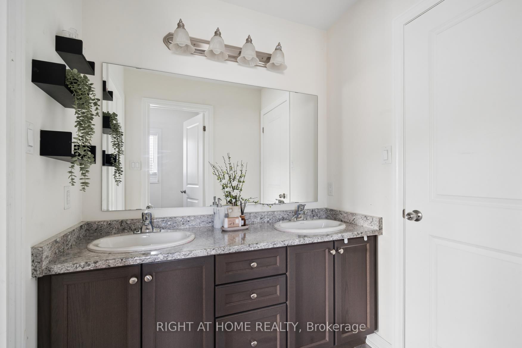 Photo 33 of 4 Bill Hutchinson Crescent, Clarington, Bowmanville — HOMEH