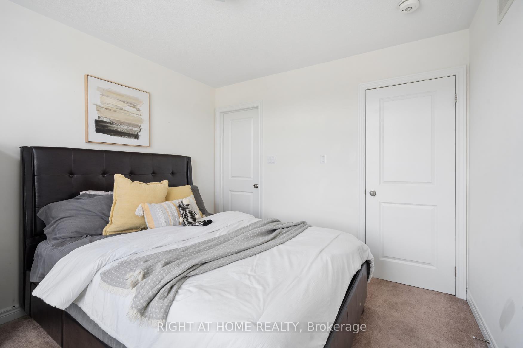 Photo 35 of 4 Bill Hutchinson Crescent, Clarington, Bowmanville — HOMEH