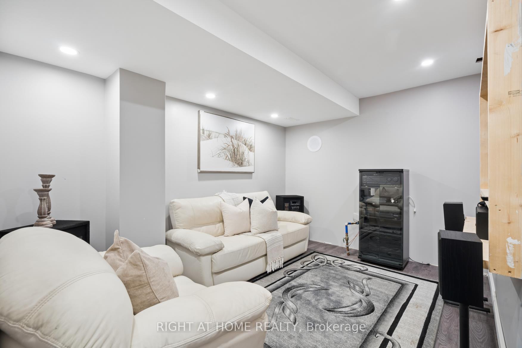 Photo 38 of 4 Bill Hutchinson Crescent, Clarington, Bowmanville — HOMEH