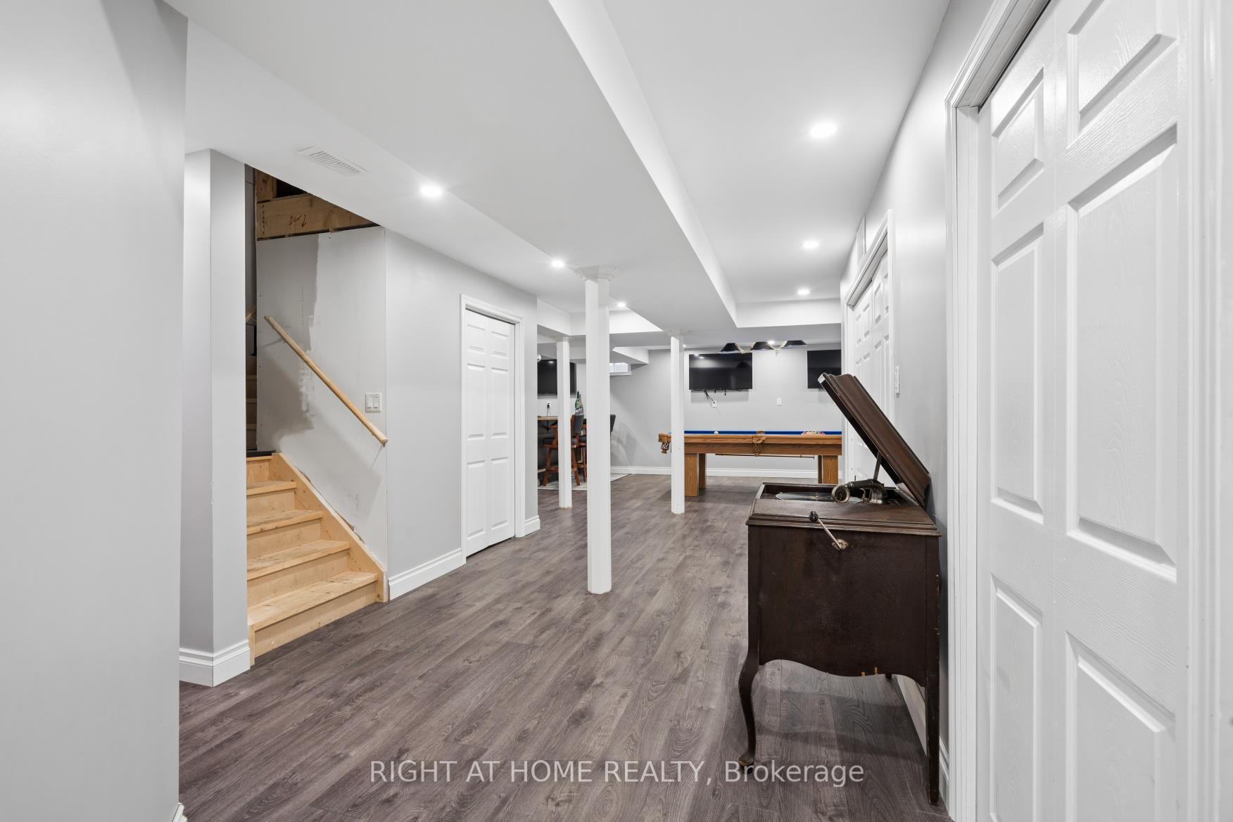 Photo 39 of 4 Bill Hutchinson Crescent, Clarington, Bowmanville — HOMEH
