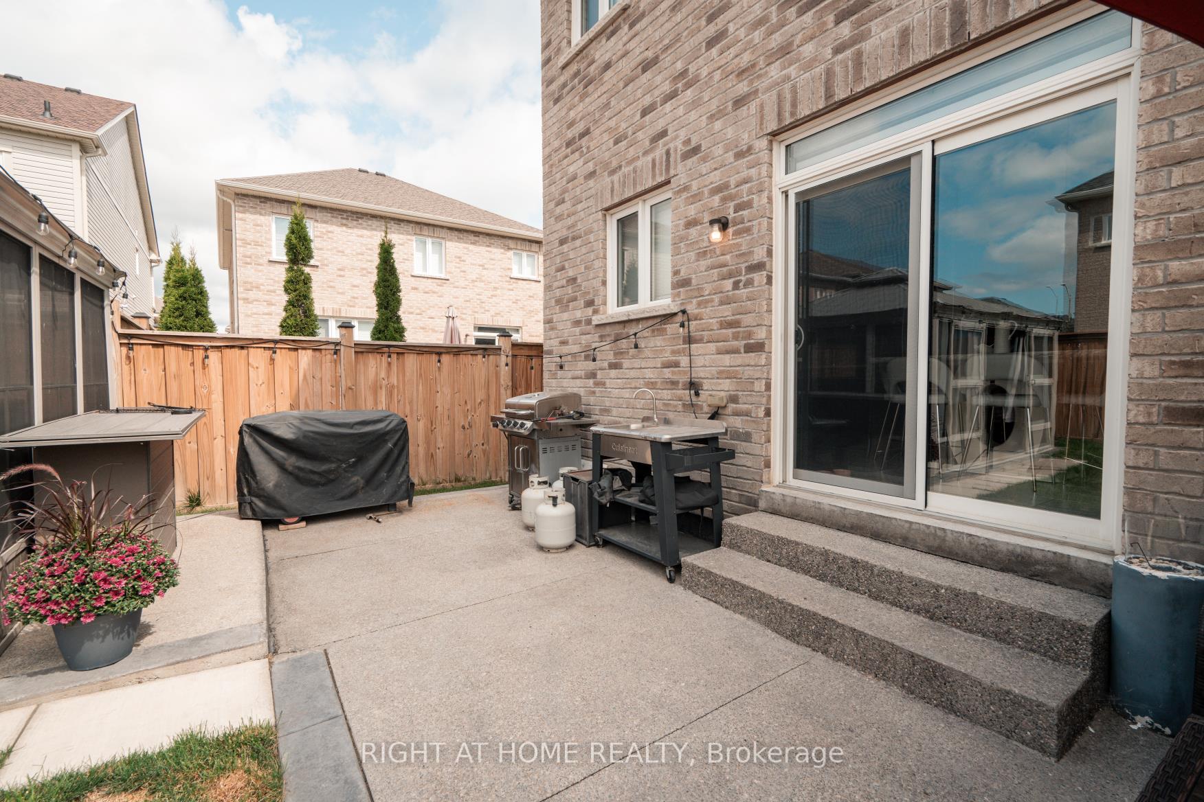 Photo 42 of 4 Bill Hutchinson Crescent, Clarington, Bowmanville — HOMEH