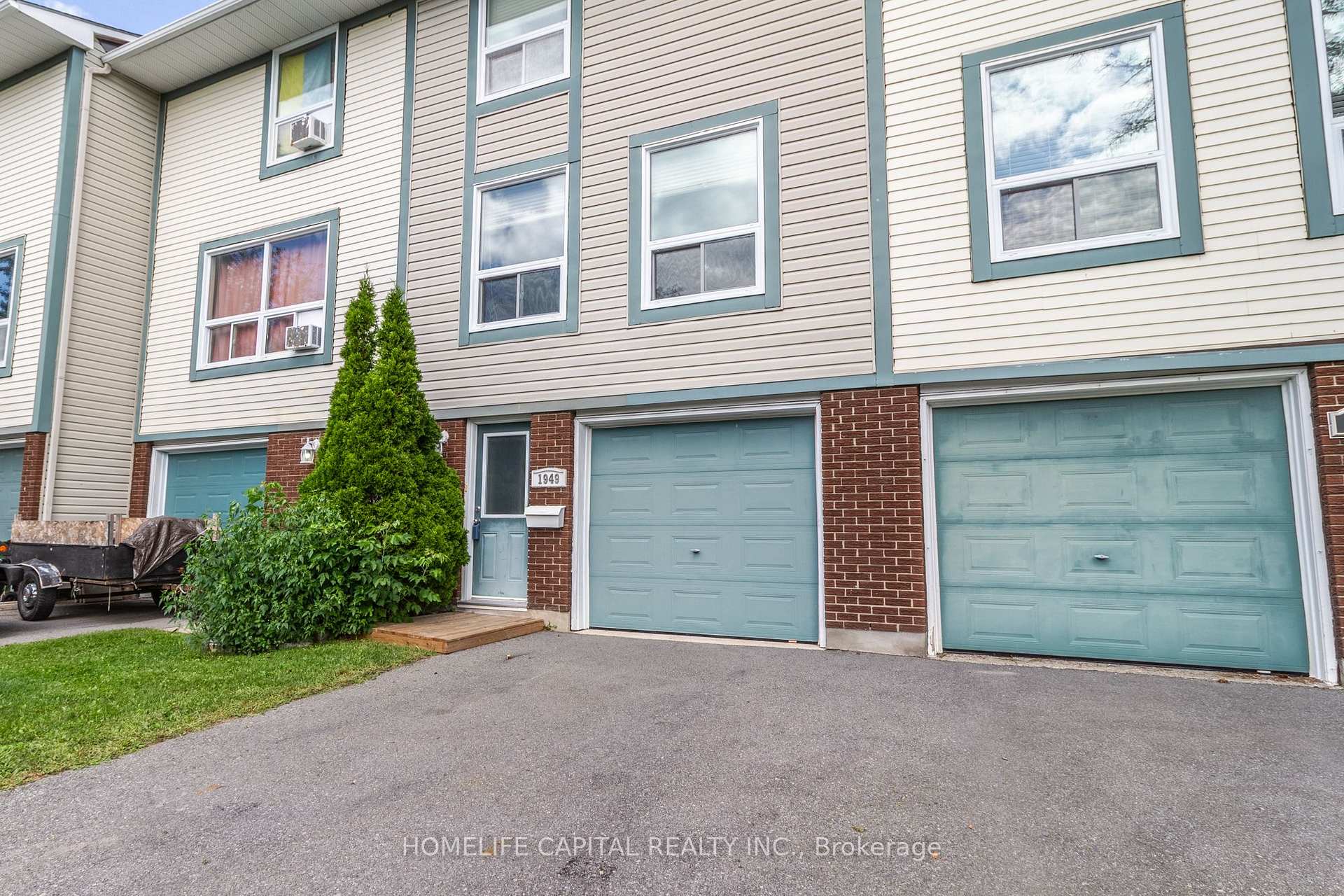 Photo 3 of 1949 Greenway Park Lane, Ottawa, Blackburn Hamlet (South) — HOMEH