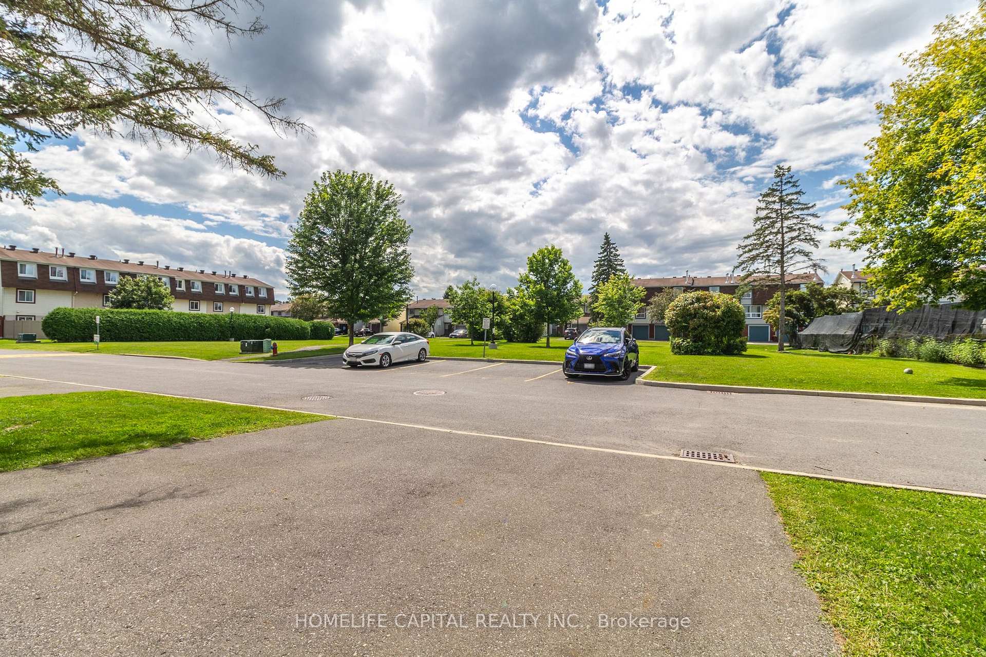 Photo 4 of 1949 Greenway Park Lane, Ottawa, Blackburn Hamlet (South) — HOMEH