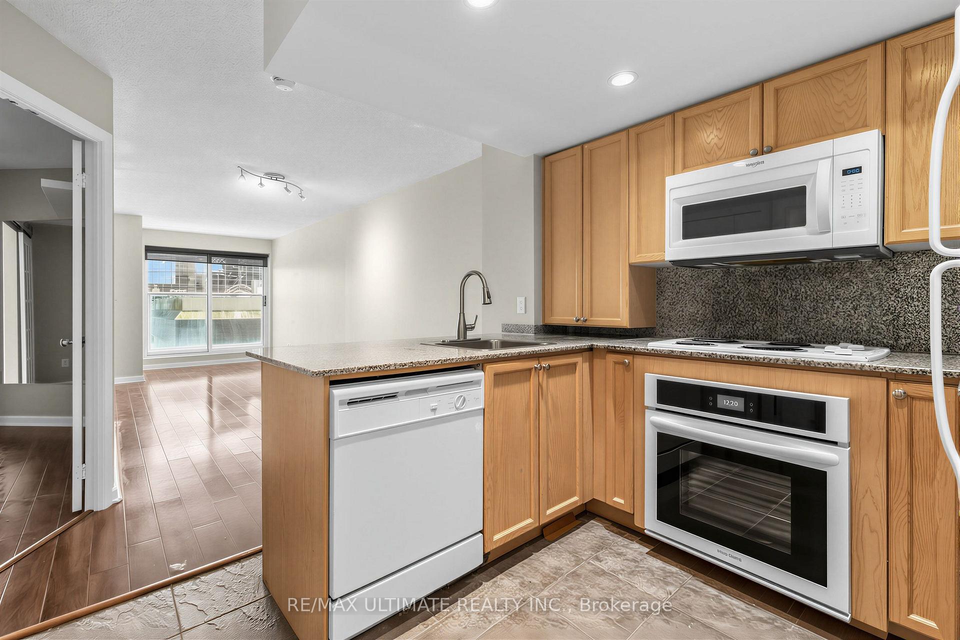 Photo 1 of Unit 1508, 8 Park Road, Toronto, Rosedale-Moore Park — HOMEH
